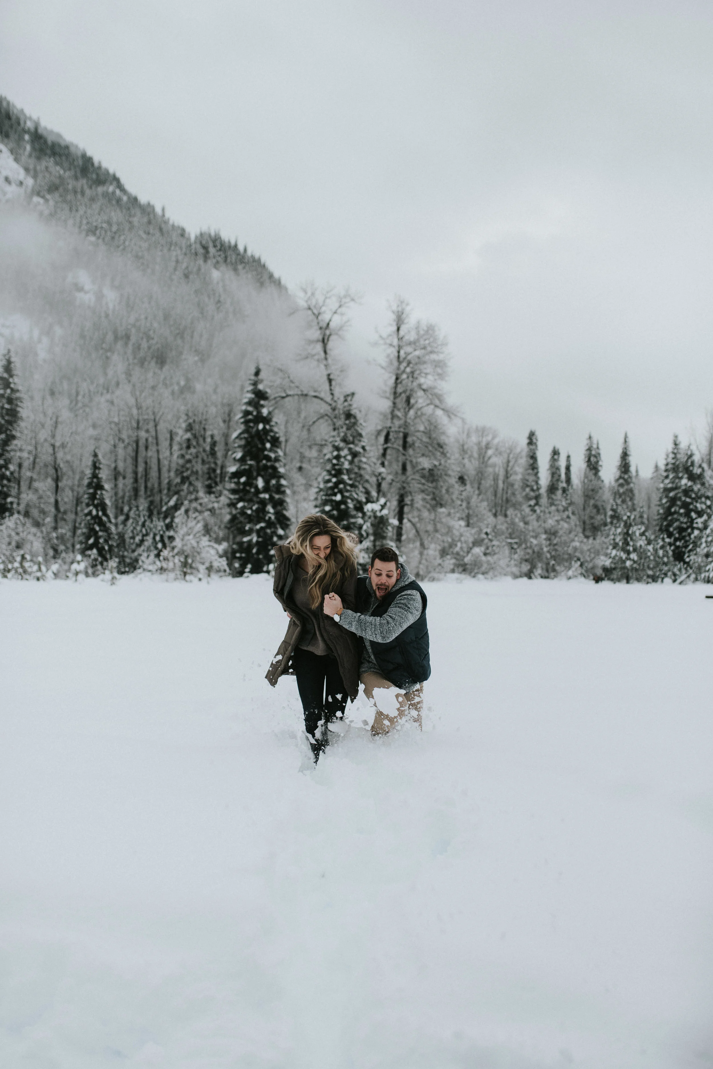  Mt. Baker-Snoqualmie Wilderness adventure elopement. 