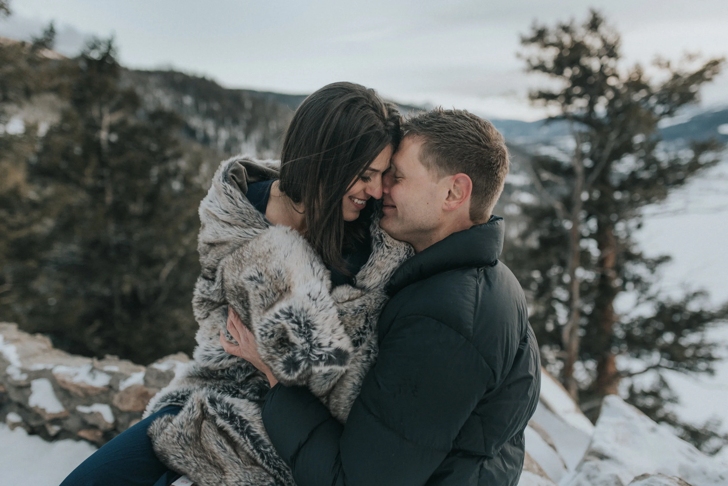 A SAPPHIRE POINT WINTER ENGAGEMENT SESSION 