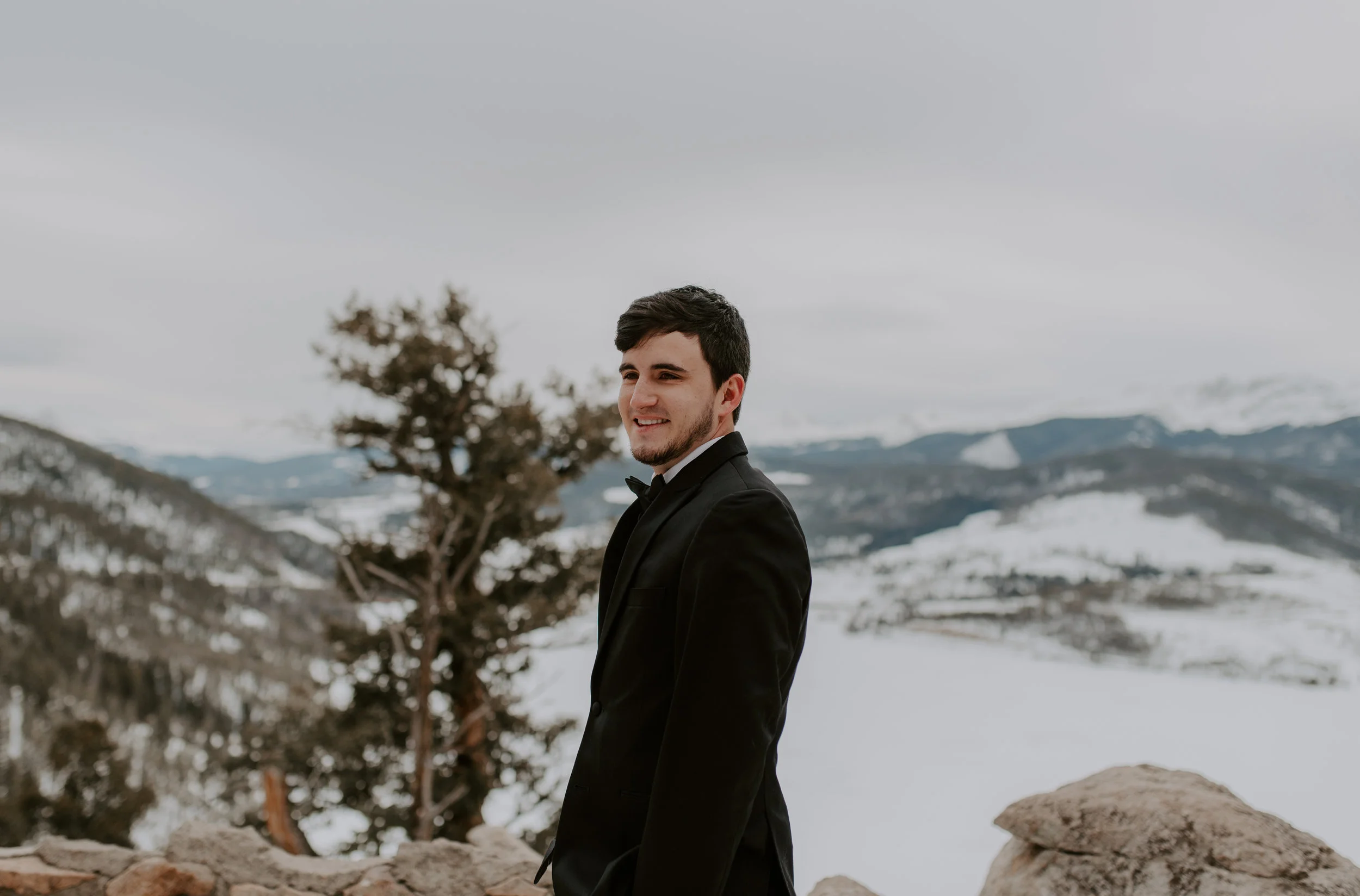  Sapphire Point winter elopement in Colorado. First look before ceremony. Colorado elopement and intimate wedding photographer. 