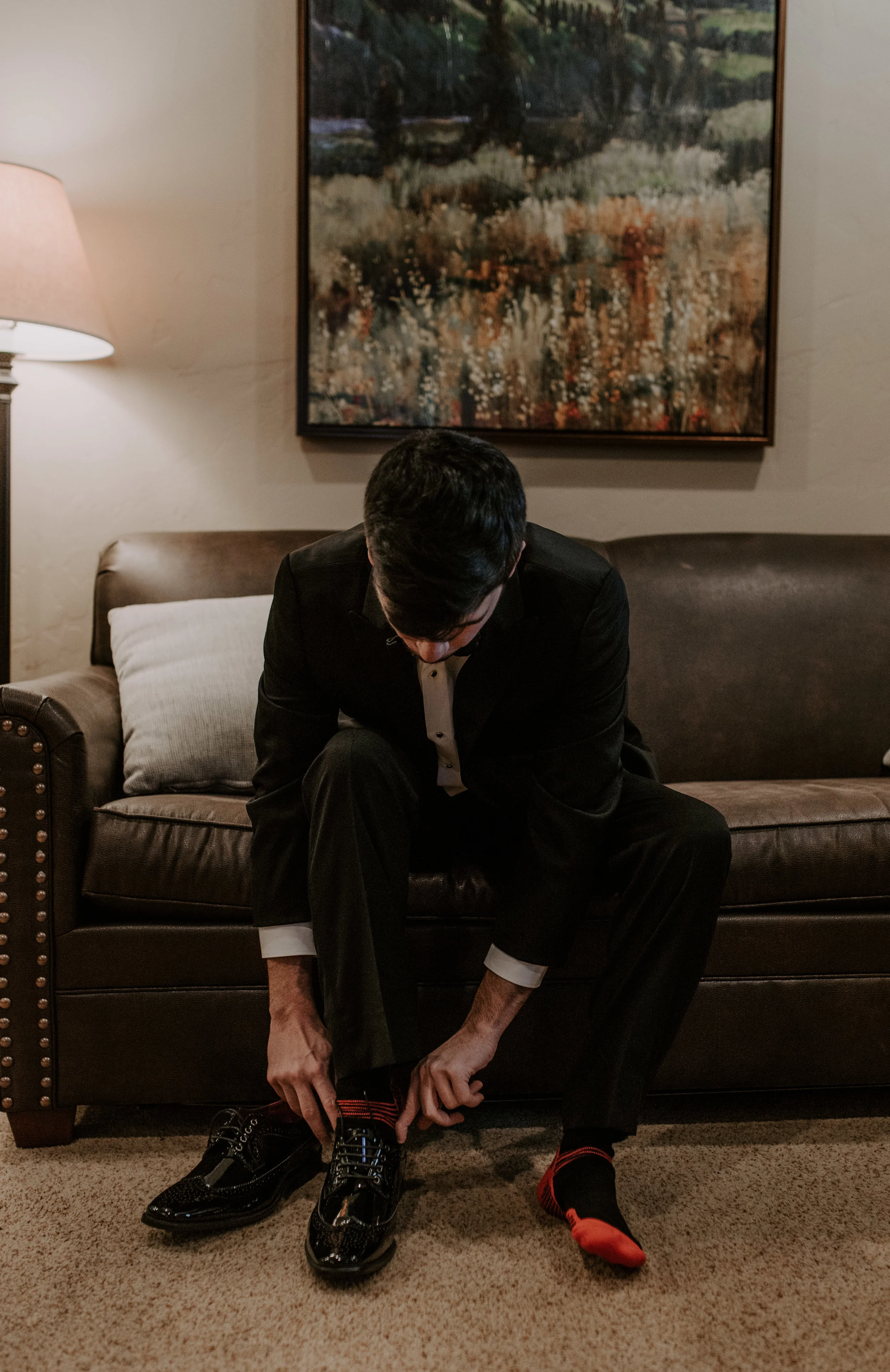  Details of the groom getting ready. Colorado wedding & elopement photographer for adventurous couples. 