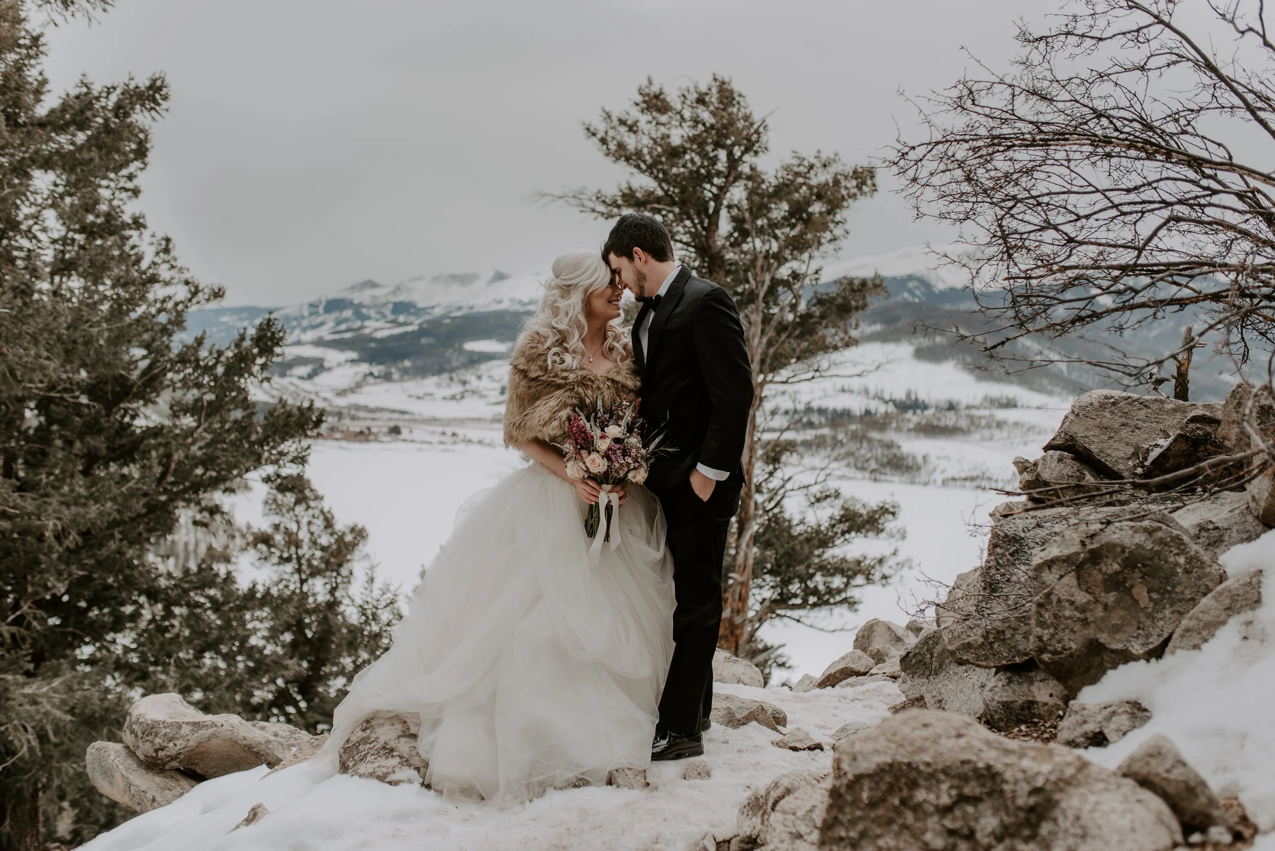  A self-solemnizing elopement at Sapphire Point in Dillon, CO. Colorado adventure elopement photographer. 