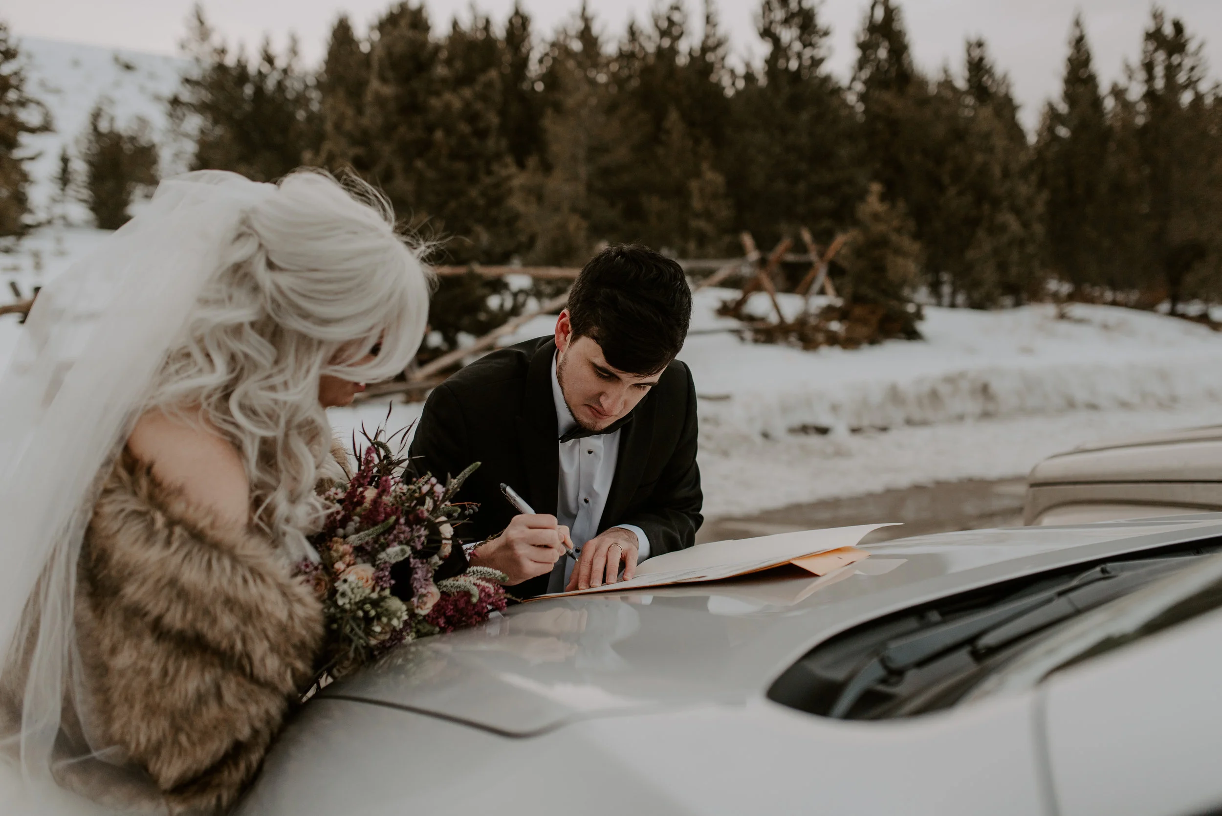  Colorado wedding photographer. Sapphire Point winter elopement. Adventure elopement photographer. 