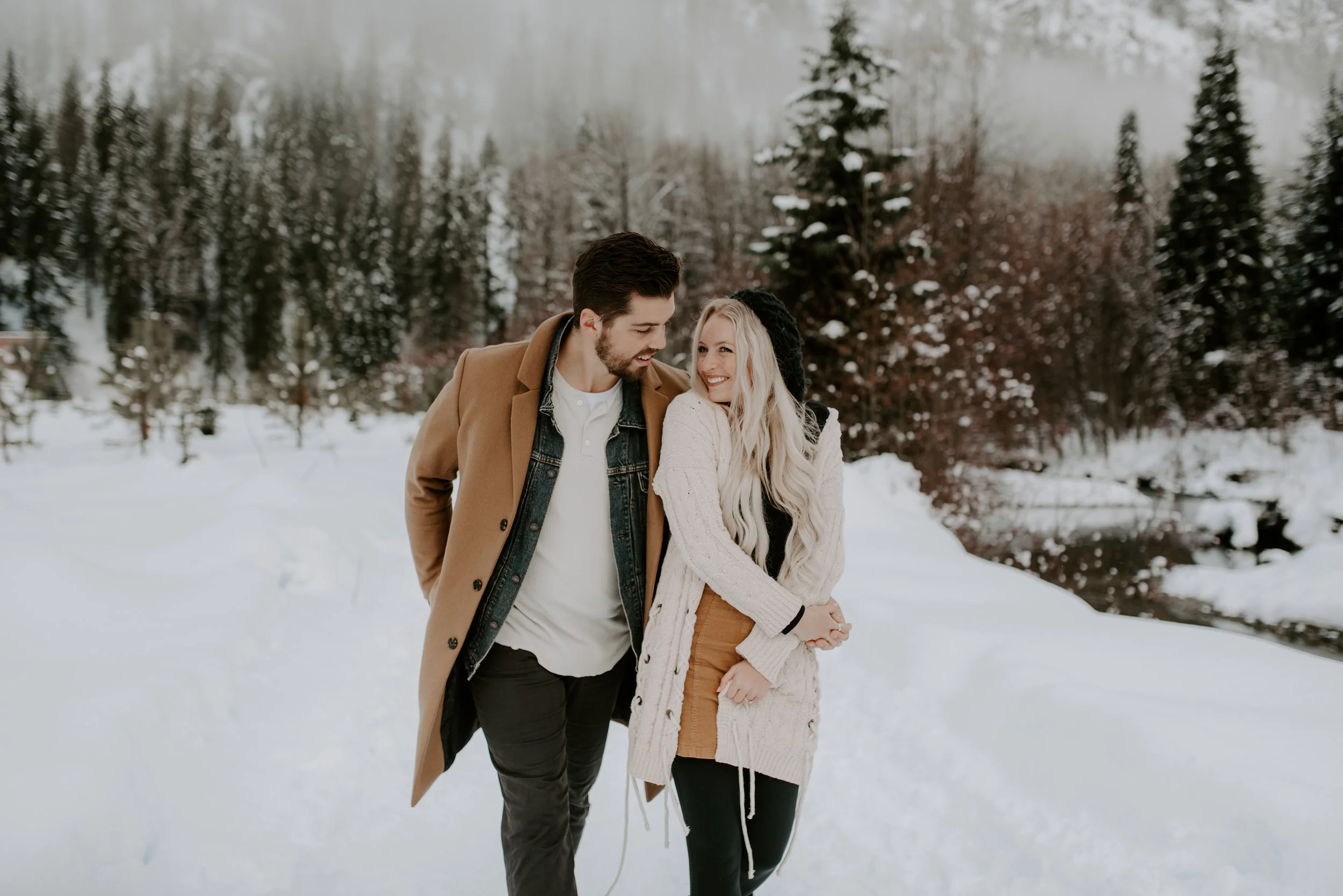  PNW elopement and wedding photographer for Washington and Oregon. 