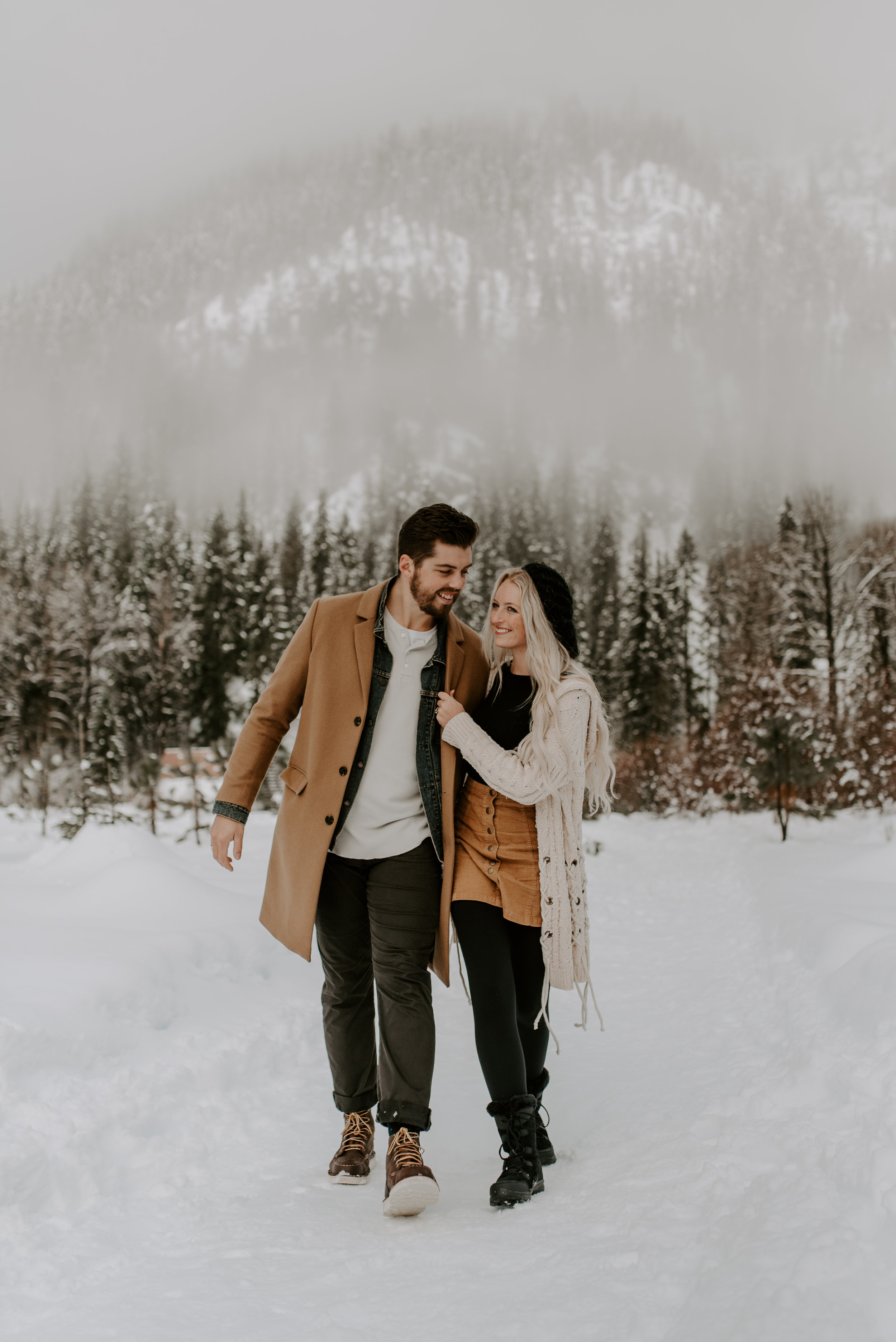  Adventure elopement in Leavenworth, Washington in winter. 