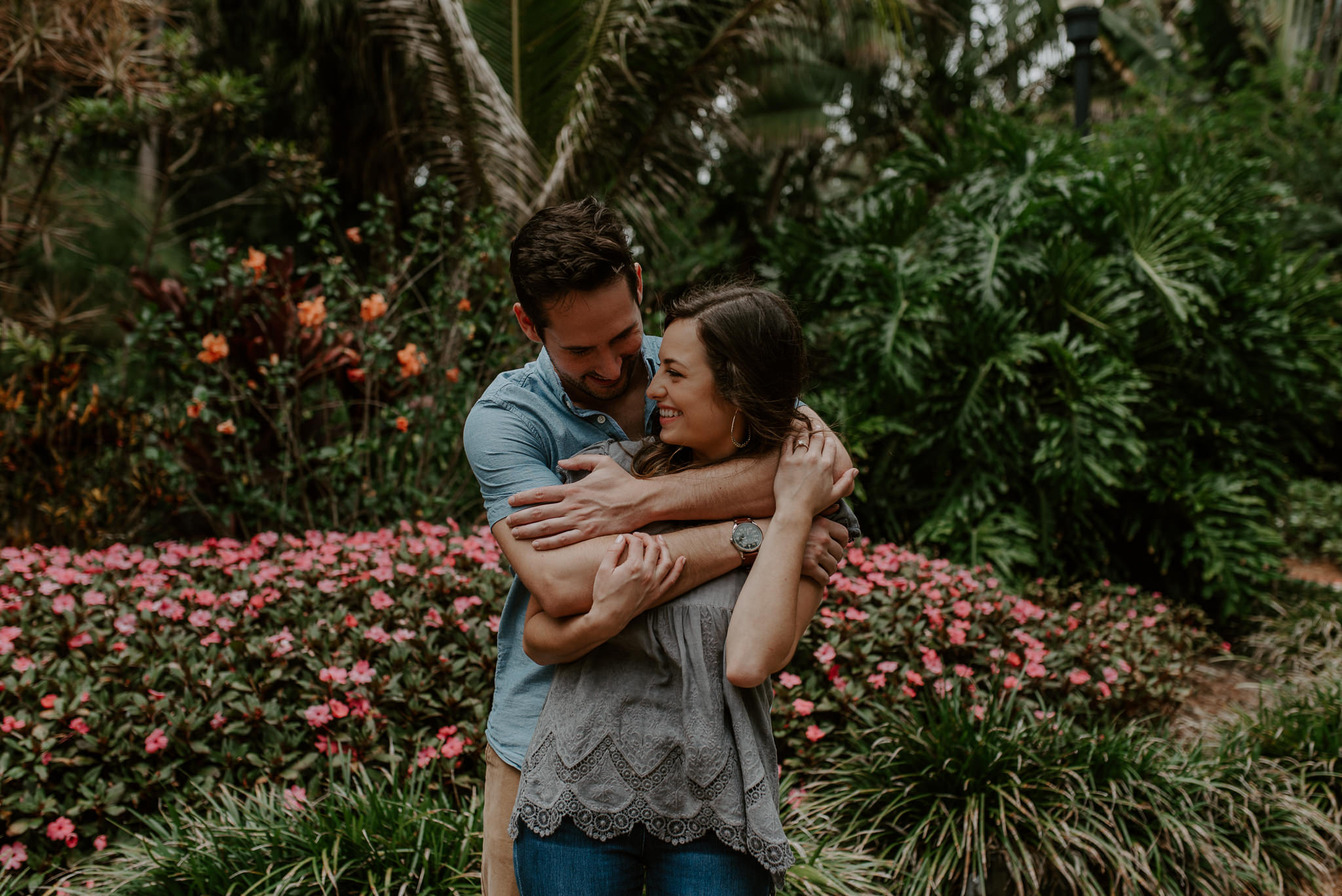  Tampa, Florida engagement session photographer. Sunken Gardens engagement session. 