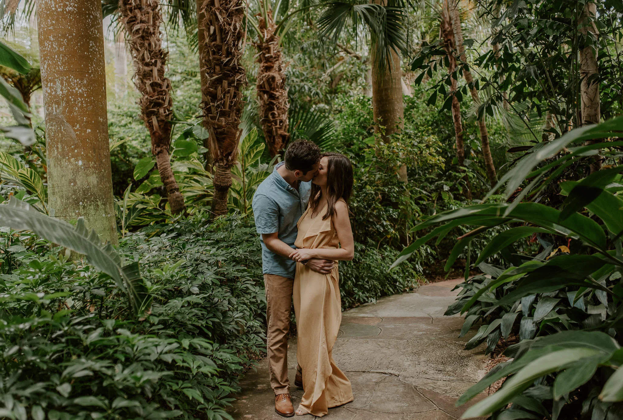  St. Petersburg wedding at Sunken Gardens. Florida wedding photographer. 