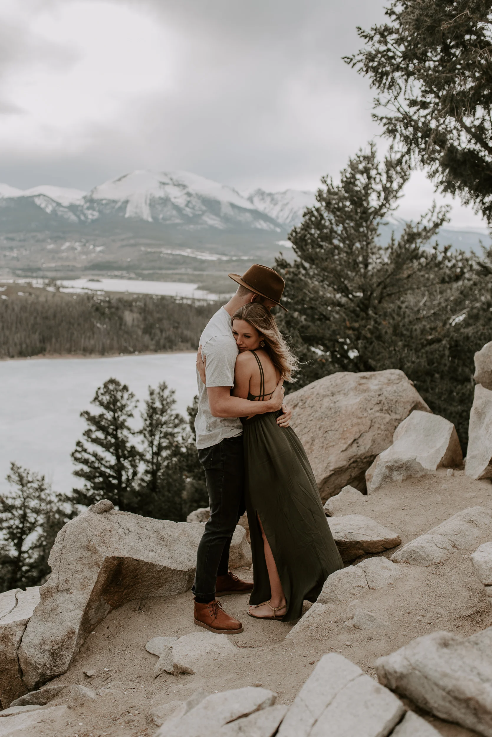  Sapphire Point engagement session photos in Dillon, Colorado. Colorado elopement photographer. 