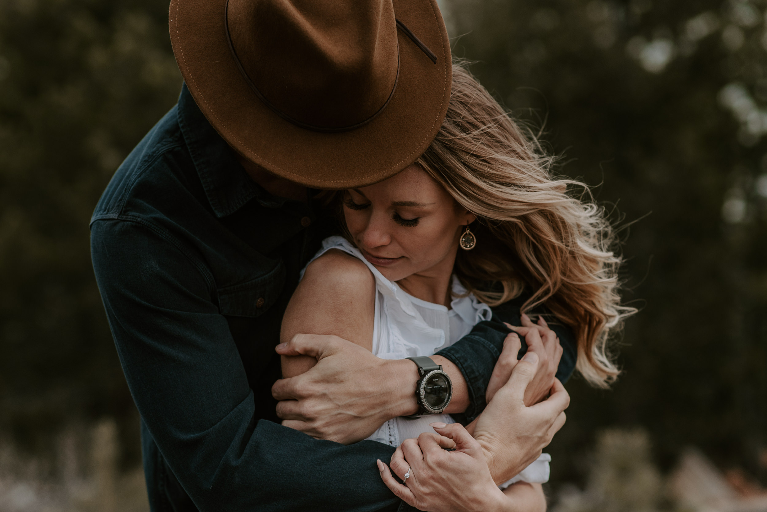  Colorado engagement session photographer. Sapphire Point sunset engagement session. 