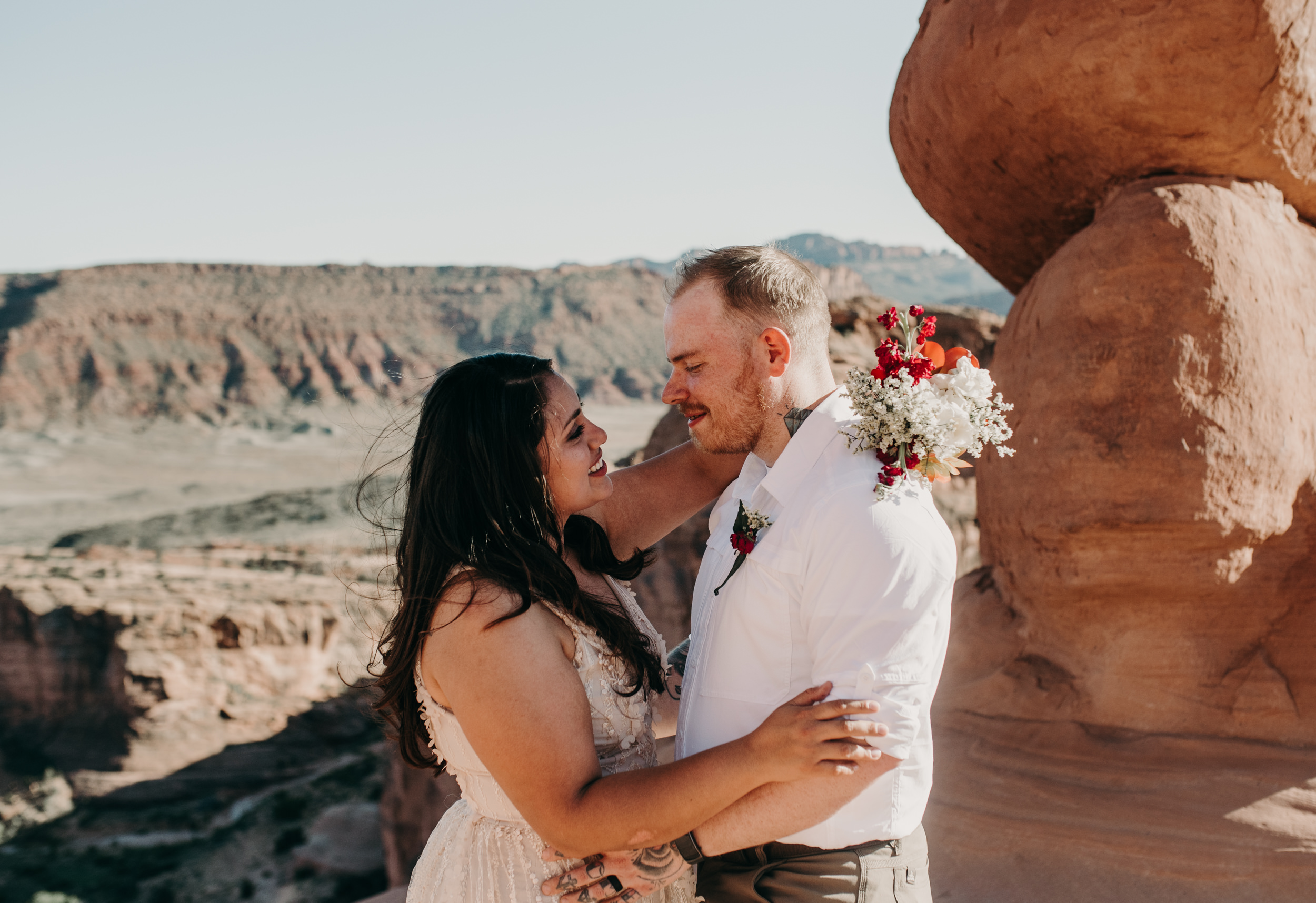  Arches National Park elopement photographer. Delicate Arch wedding. 