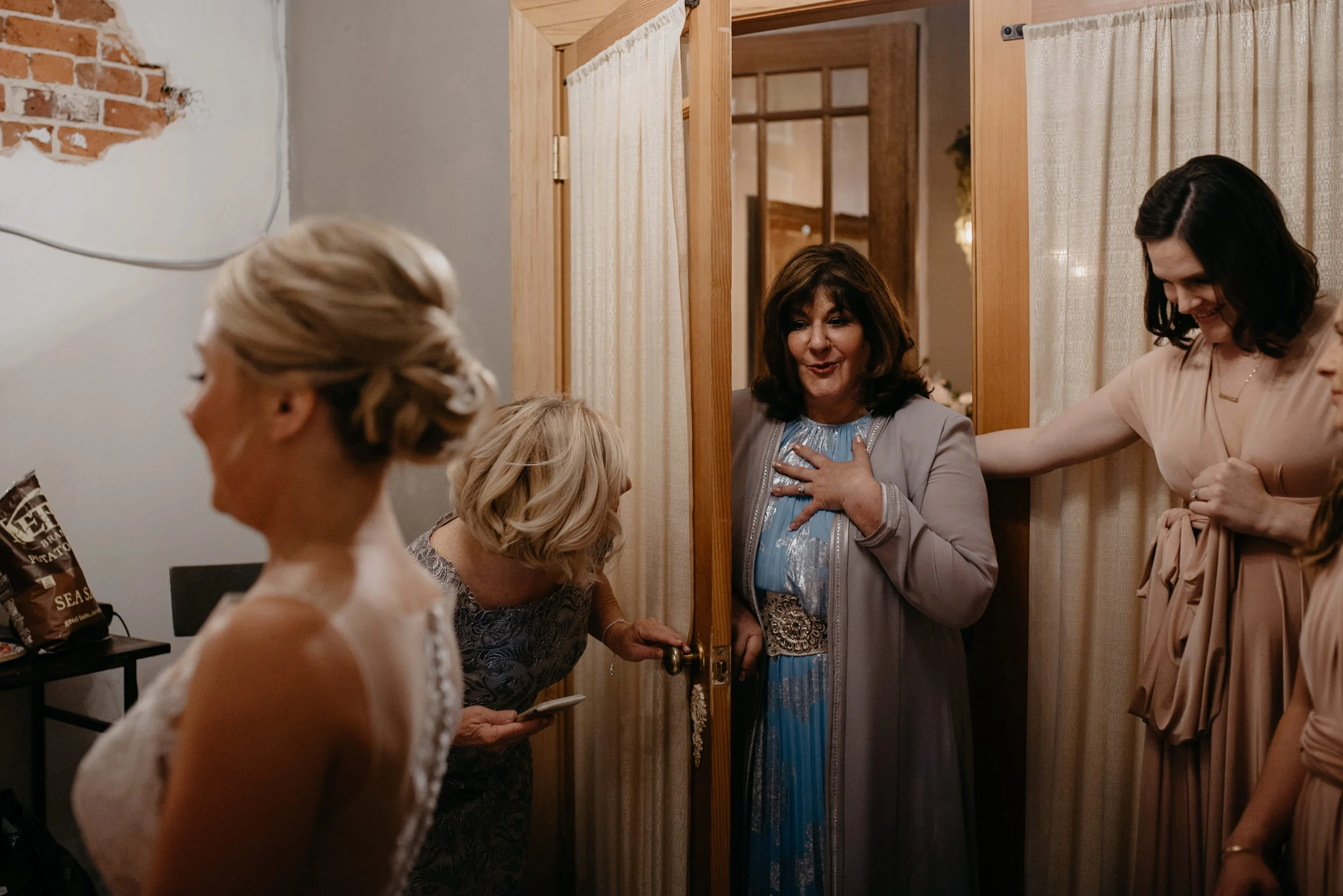  Getting ready at Moss in Denver. Colorado wedding photographer. 