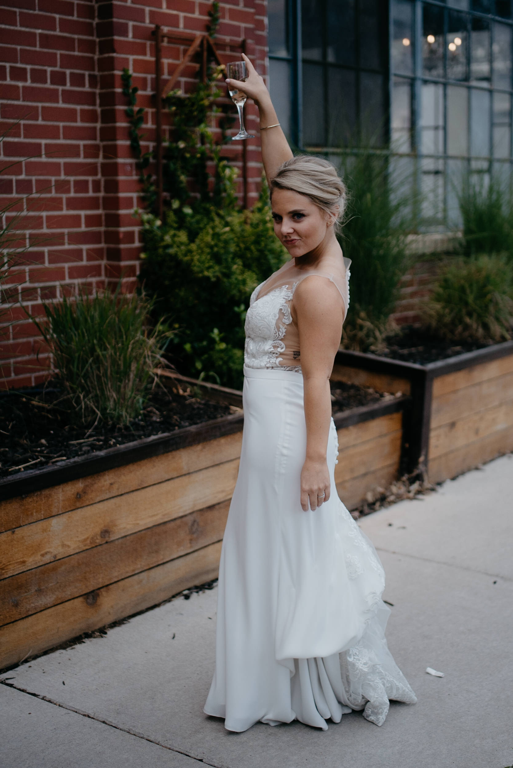  Portraits of bride at wedding in Colorado. Downtown Denver wedding venue, Moss. 