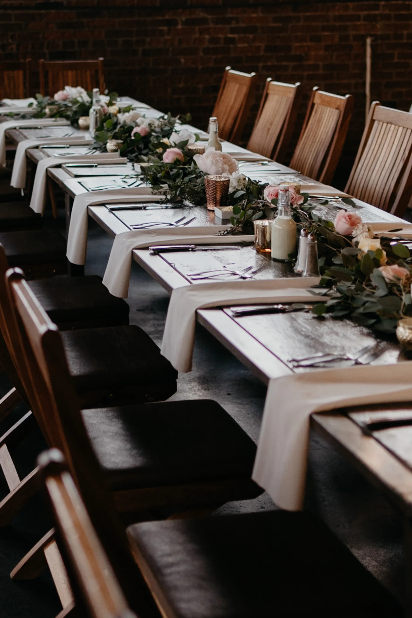  Table florals at Moss Denver wedding. Moss wedding photographer 