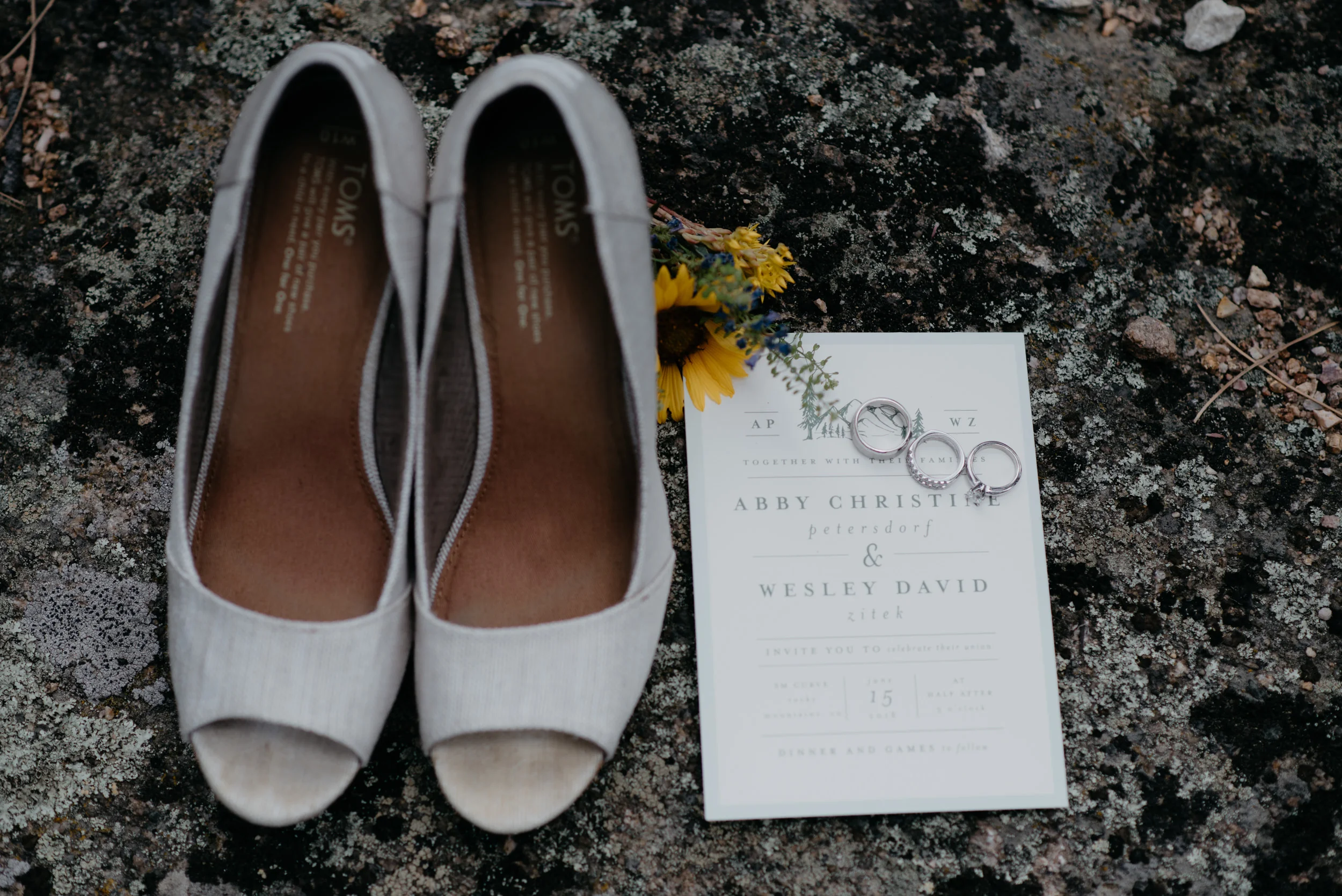  Rocky Mountain National Park elopement. Dress and shoes details. 
