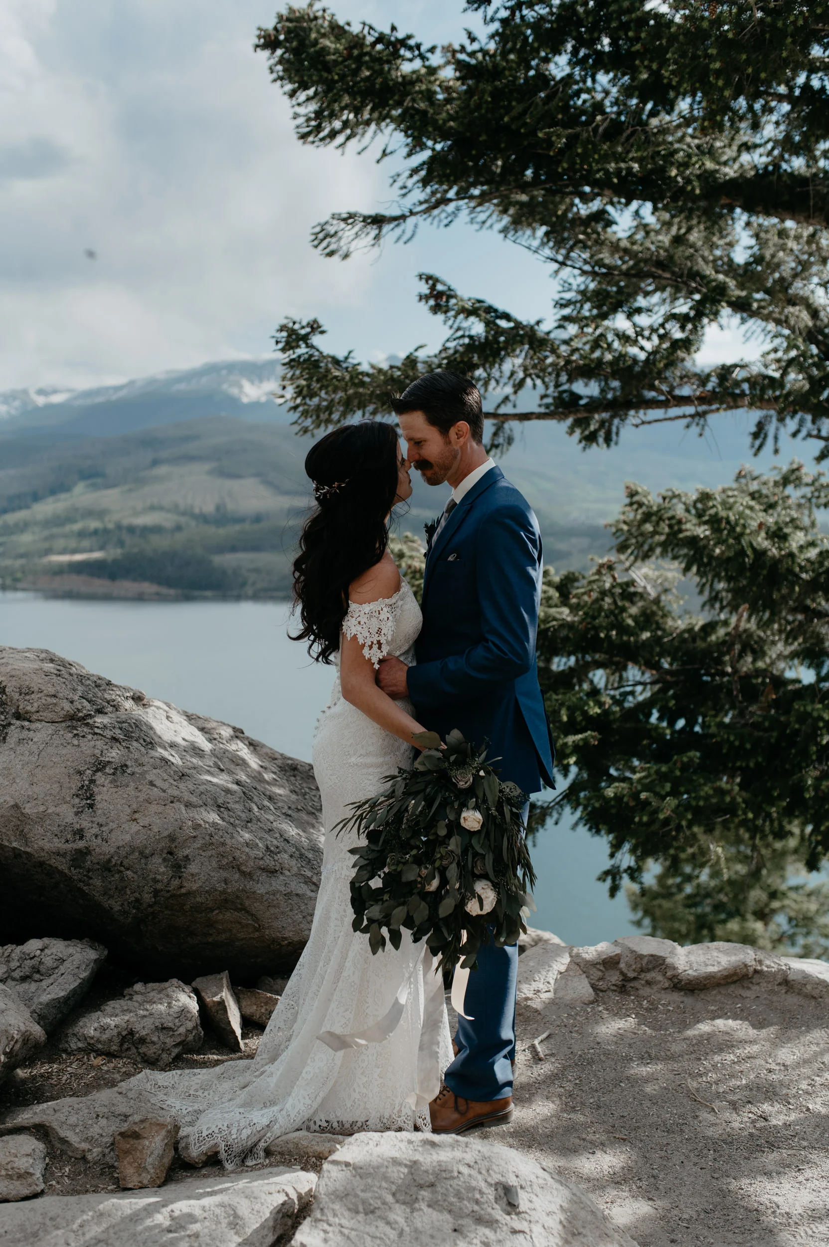  Colorado destination wedding in the mountains at Sapphire Point. Breckenridge elopement photographer 