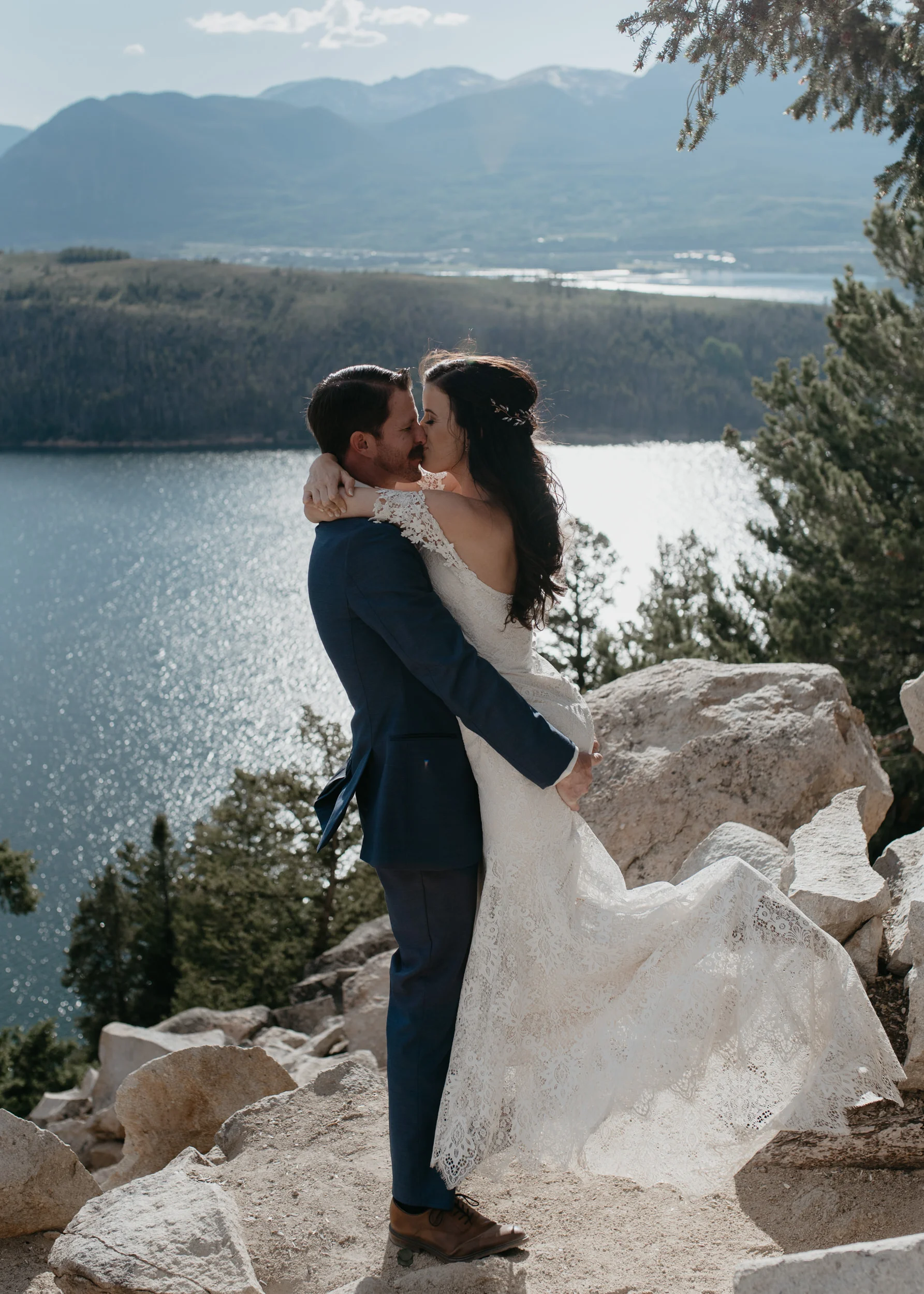  Colorado destination elopement and wedding photography. Sapphire Point elopement. 
