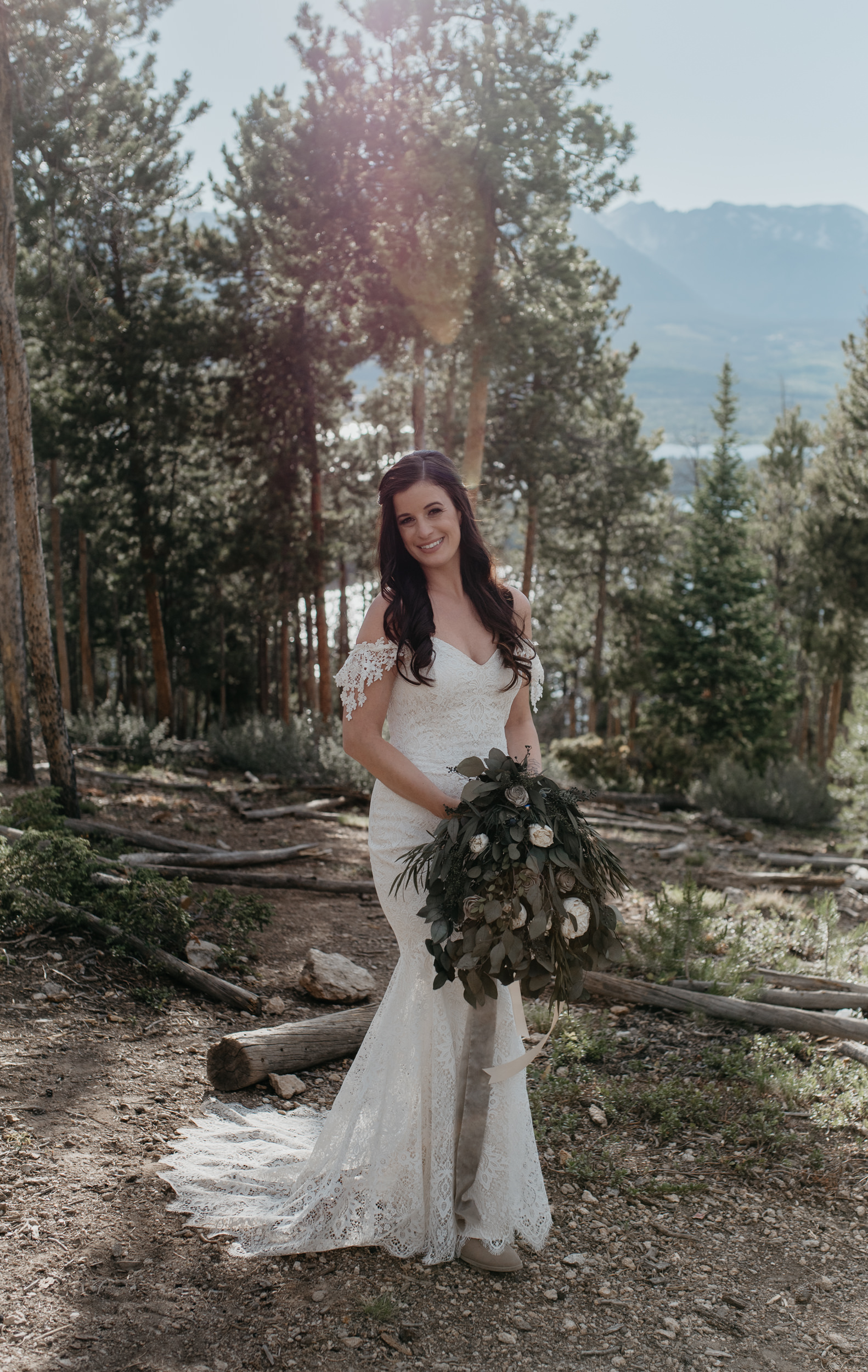  Boho bride, Colorado elopement photographer. Sapphire Point elopement. 