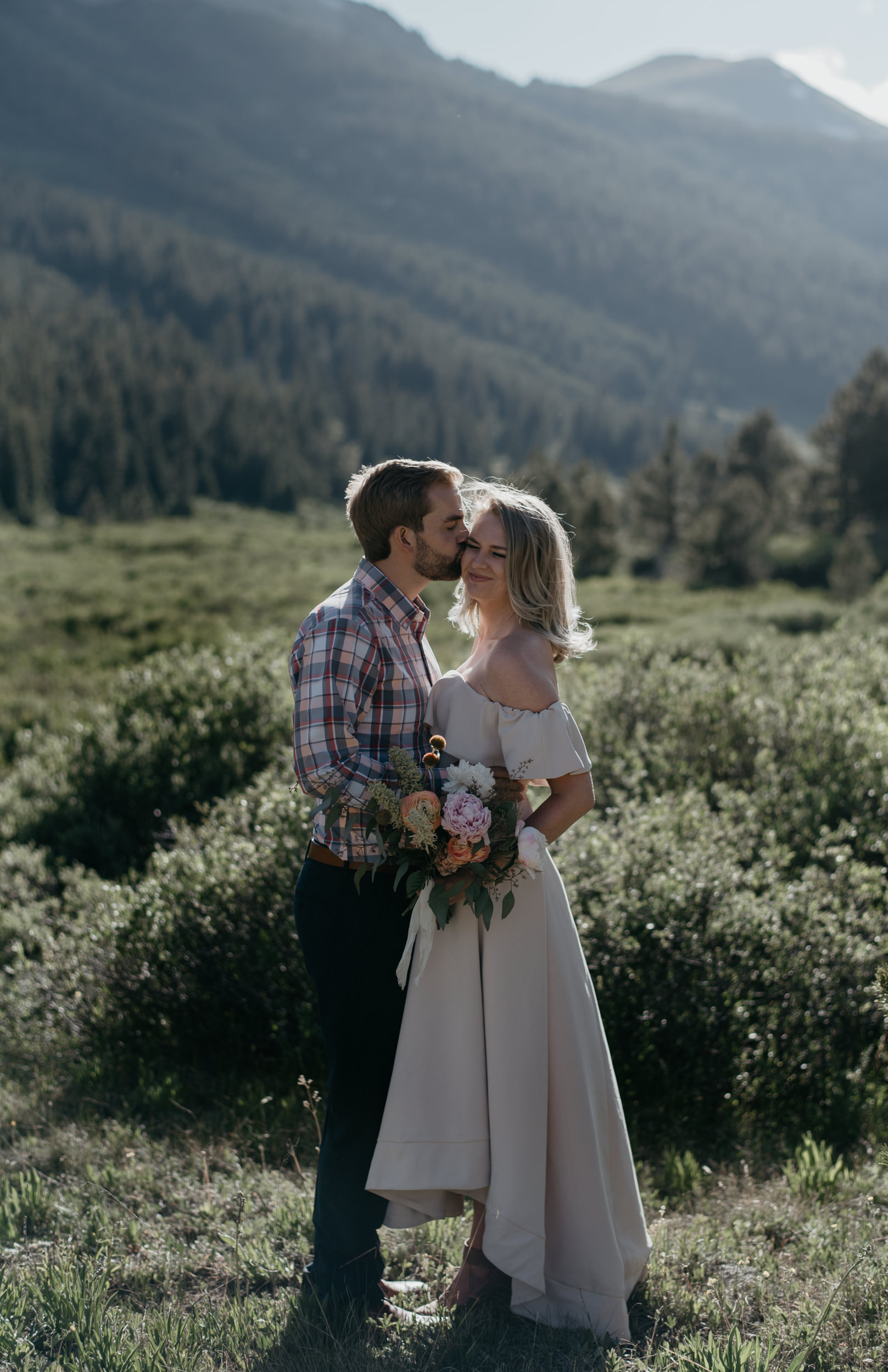  Colorado wedding photographer based in Aspen. 