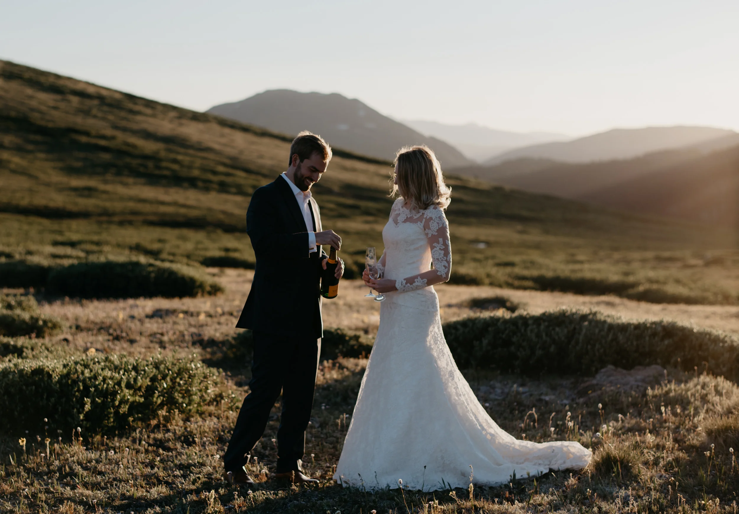  Alyssa Reinhold, Colorado based elopement and wedding photographer. 
