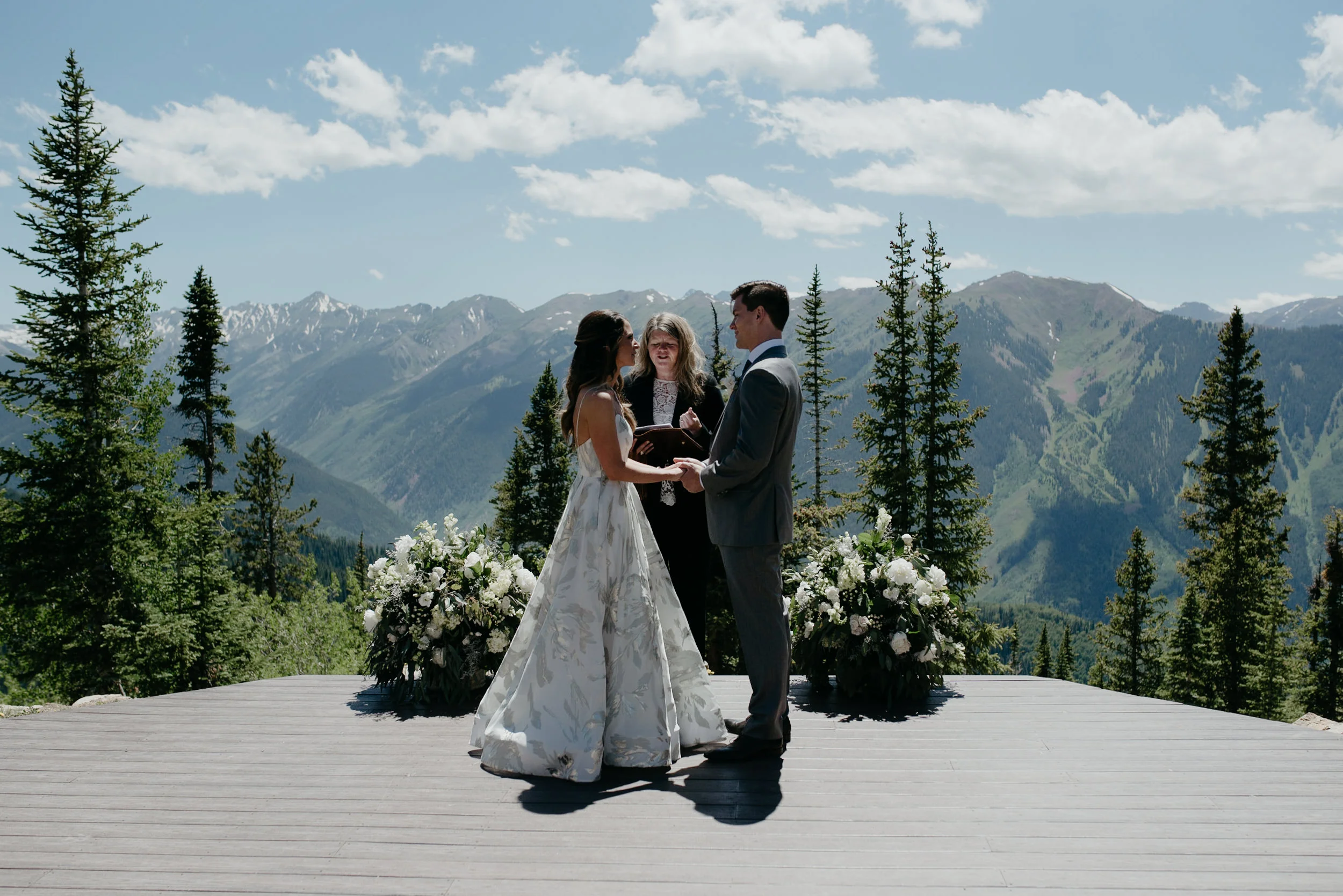  Aspen wedding deck in Colorado. Aspen mountain wedding venue. 