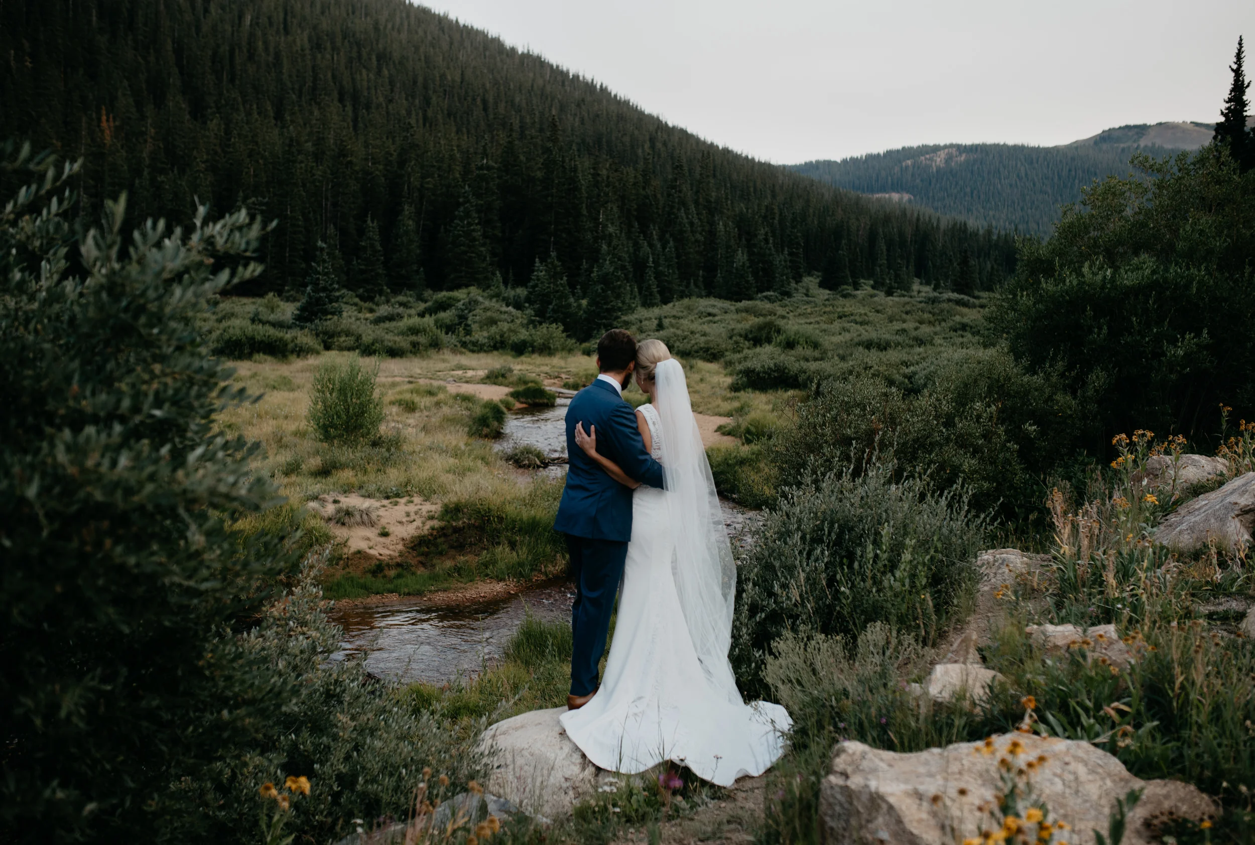  Alyssa Reinhold, a Colorado elopement and wedding photographer 