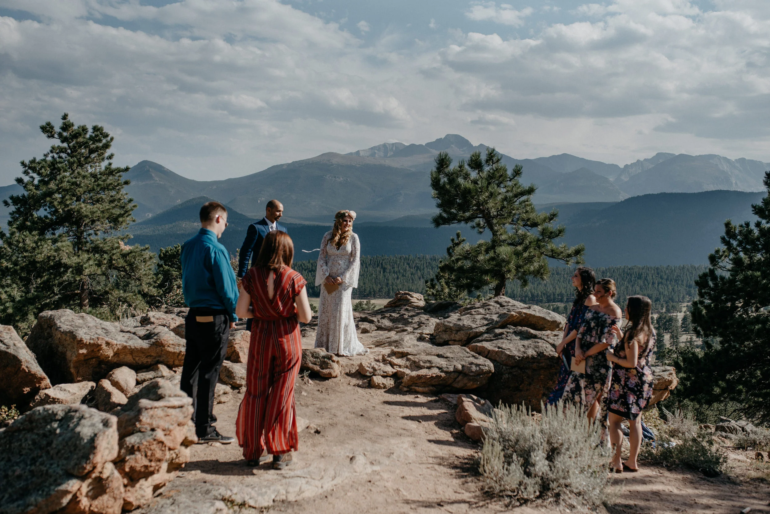  Colorado intimate wedding and elopement photographer. Estes Park elopement at 3M curve. 
