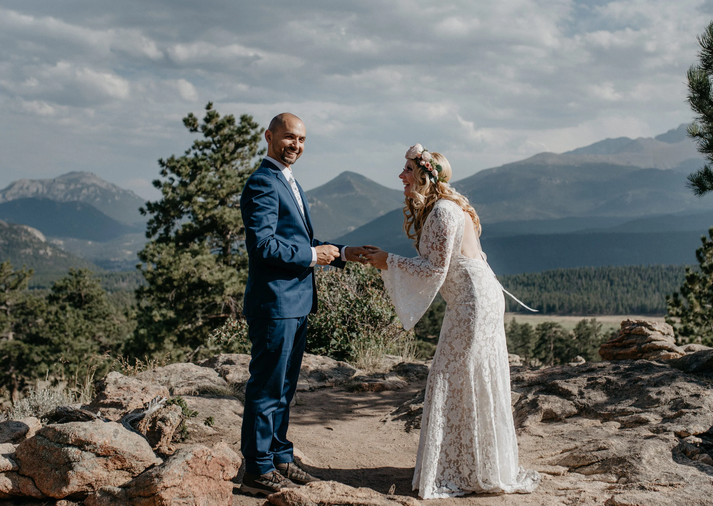  Colorado elopement photography. 3M curve elopement in Rocky Mountain National Park. 