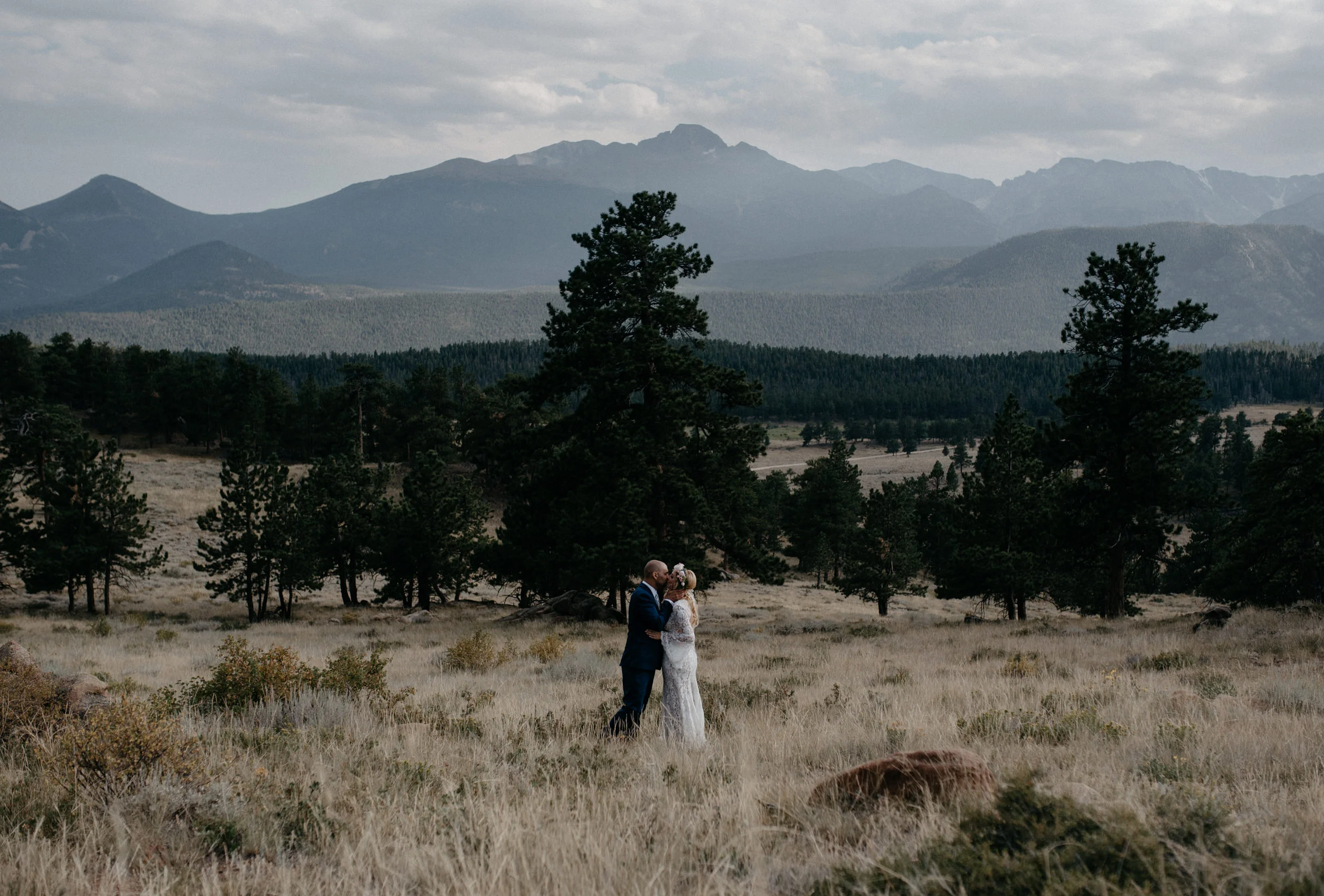  Boho elopement at 3M curve in Rocky Mountain National Park. Colorado wedding photographer. 