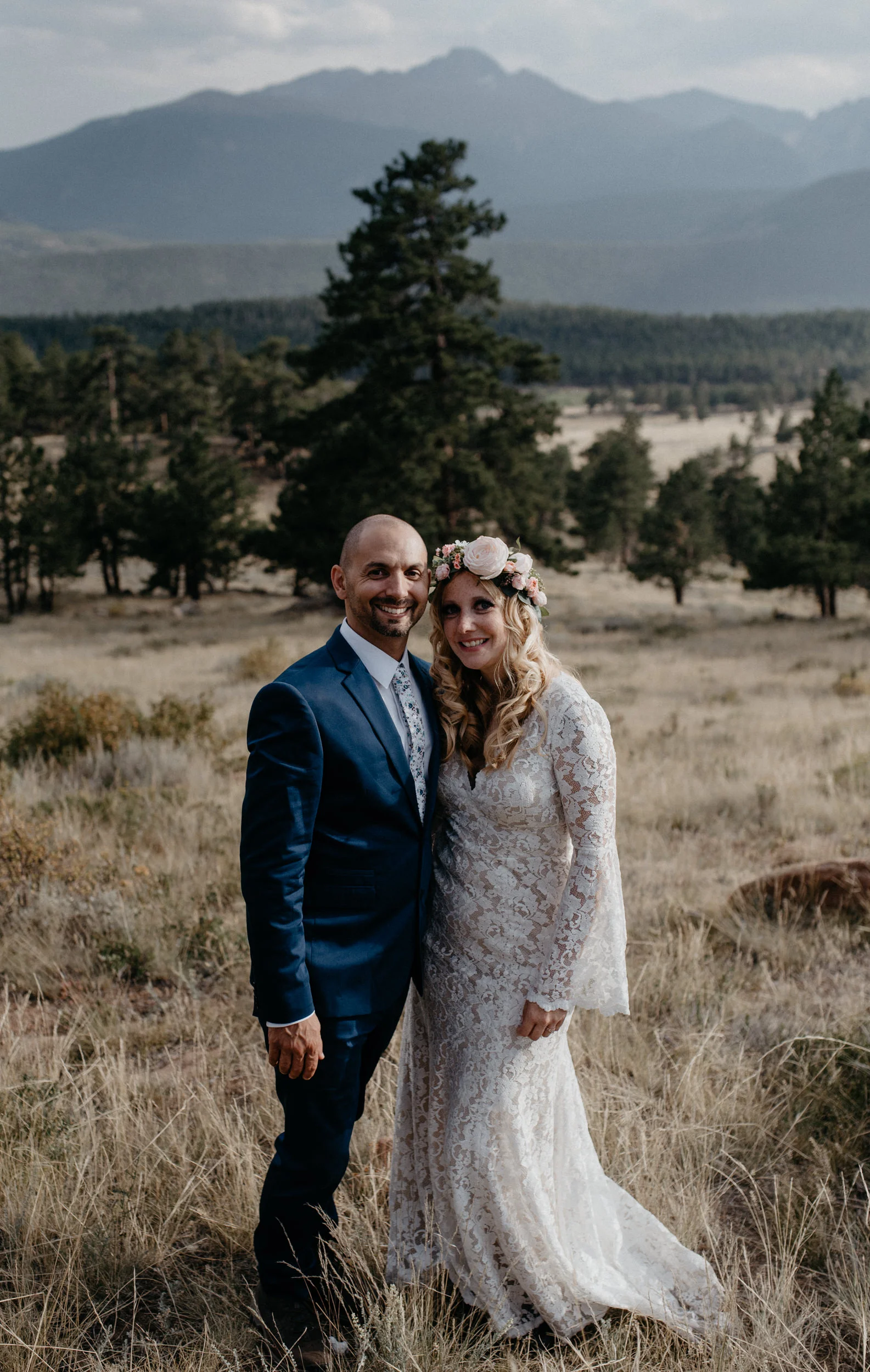  Colorado mountain elopement at 3m curve in Rocky Mountain National Park. 