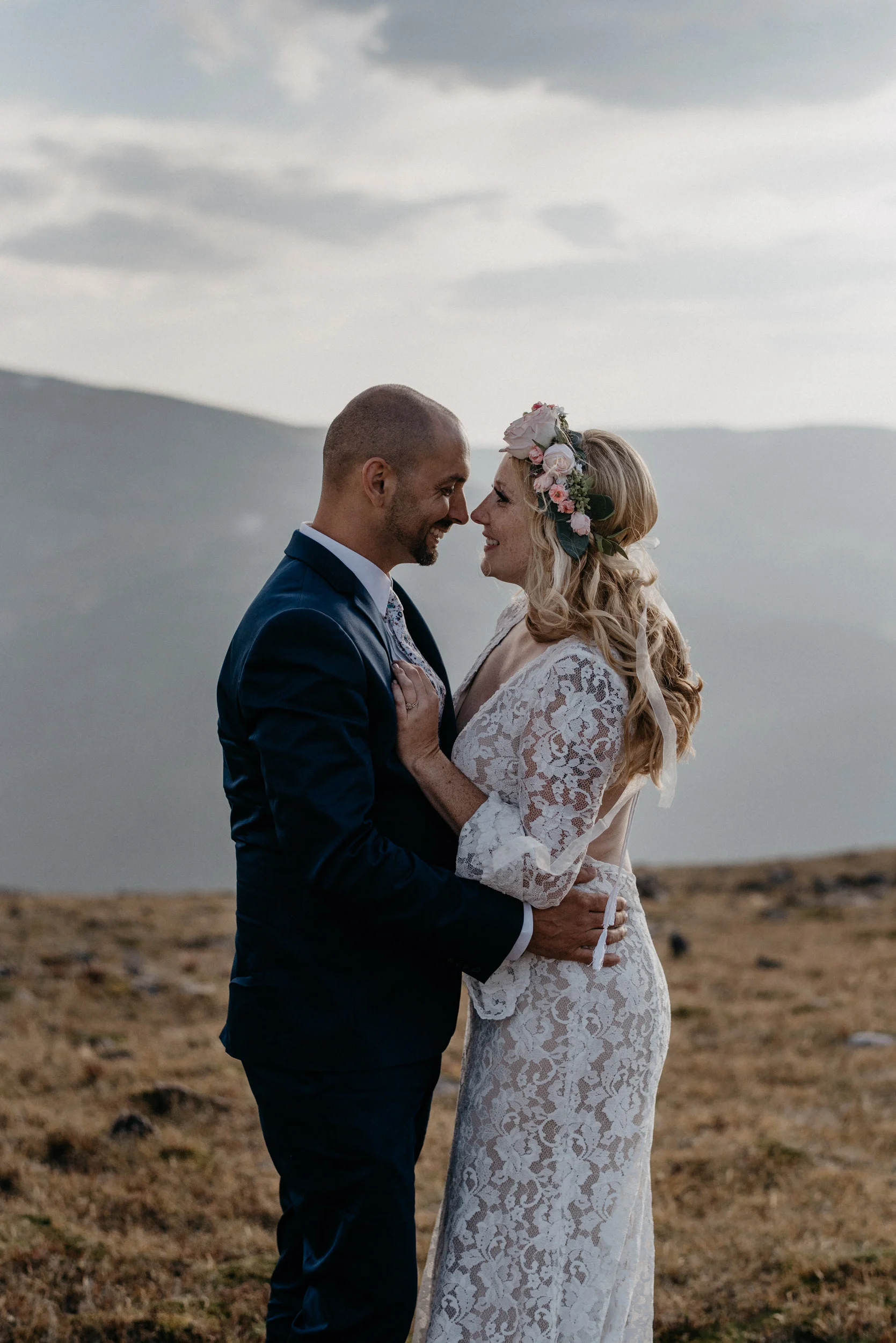  Trail Ridge Road elopement photos in Rocky Mountain National Park. 