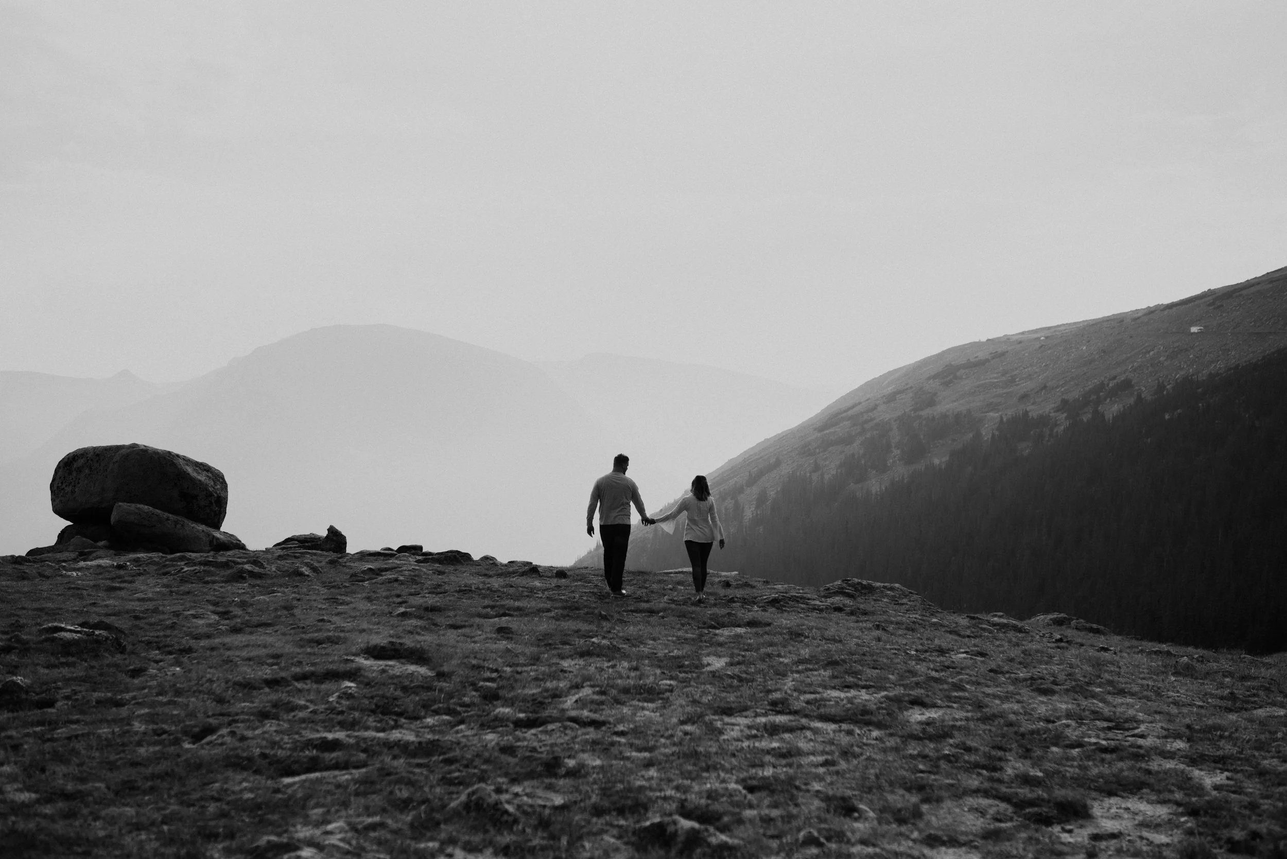 Rocky Mountain National Park engagement session photos. 