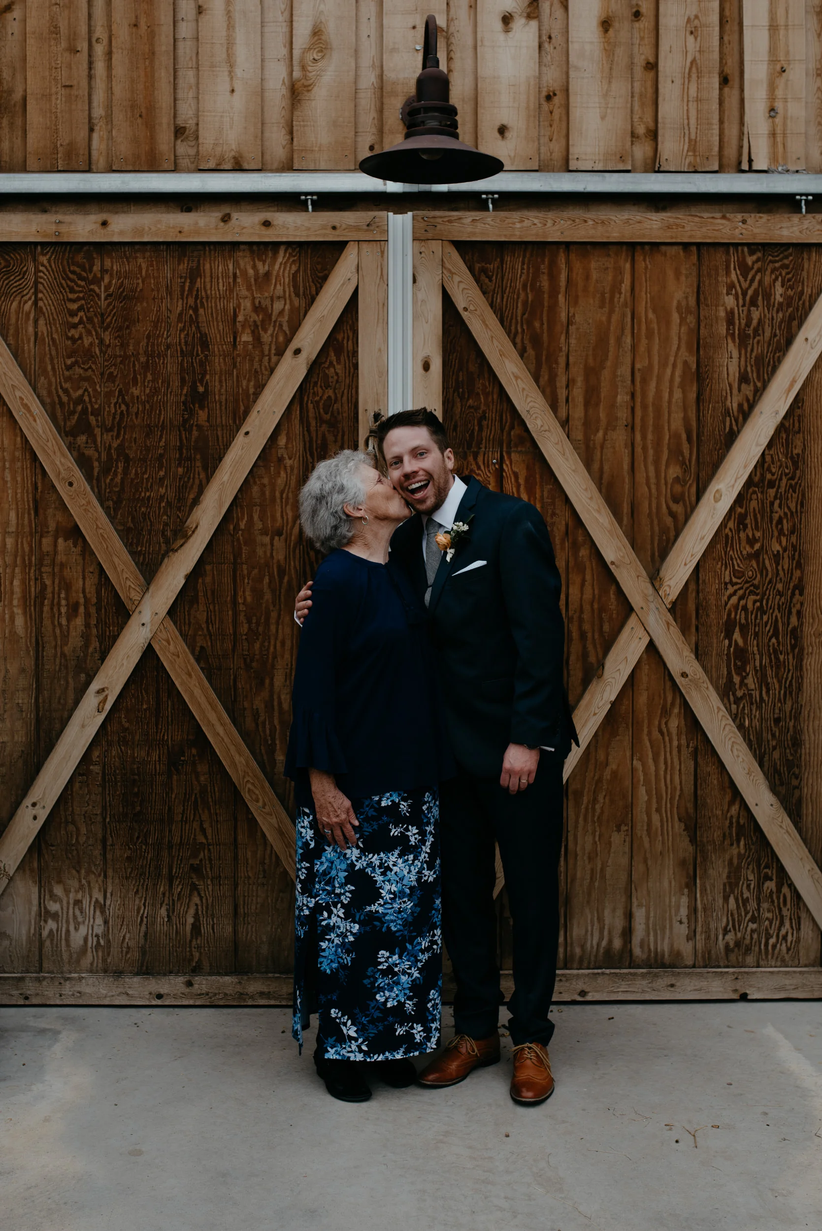  Family photos at Boulder, Colorado farm wedding. 