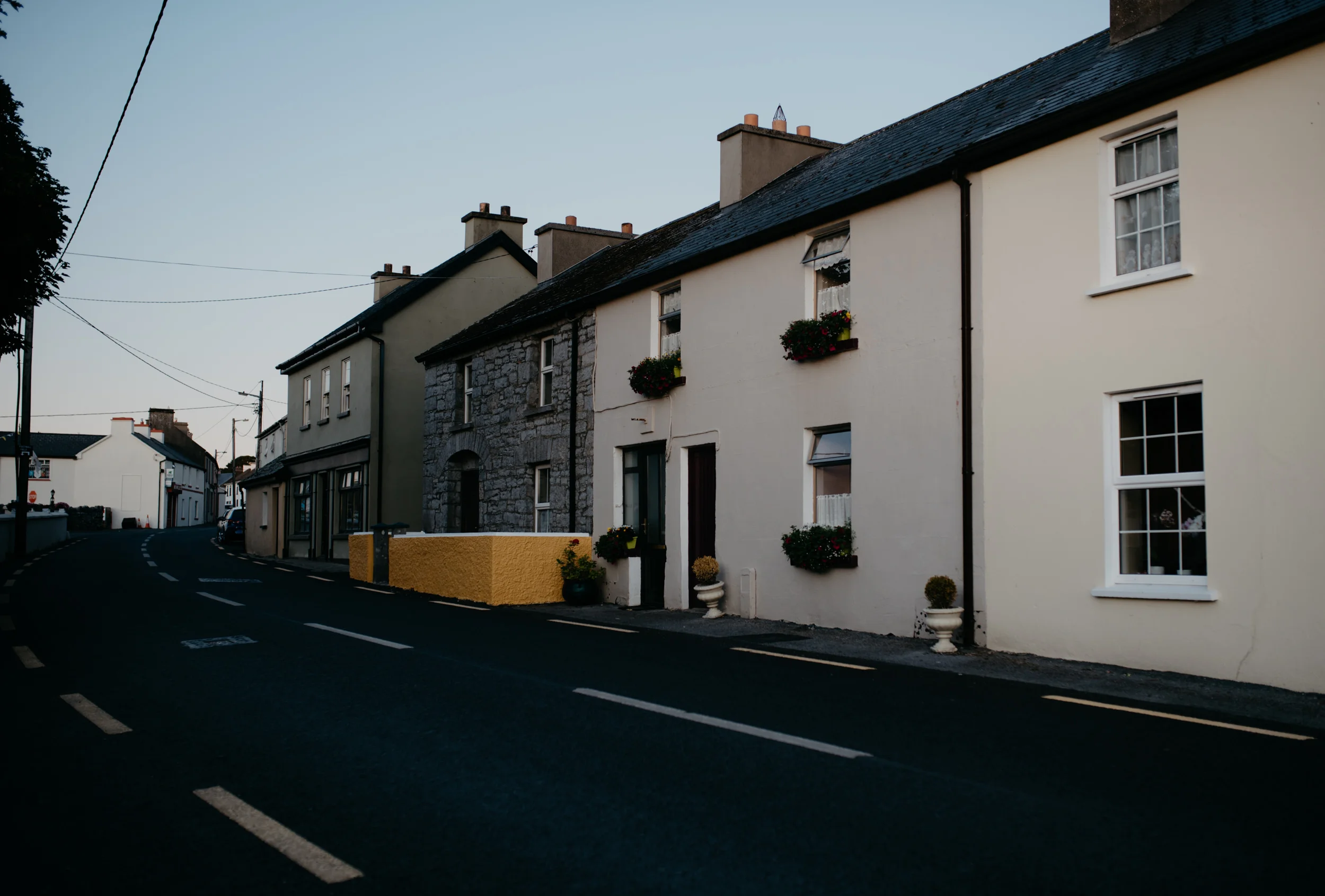  Ireland destination wedding photographer. County Clare, Ireland wedding and elopement photographer. Cliffs of Moher elopement photos in Ireland.  