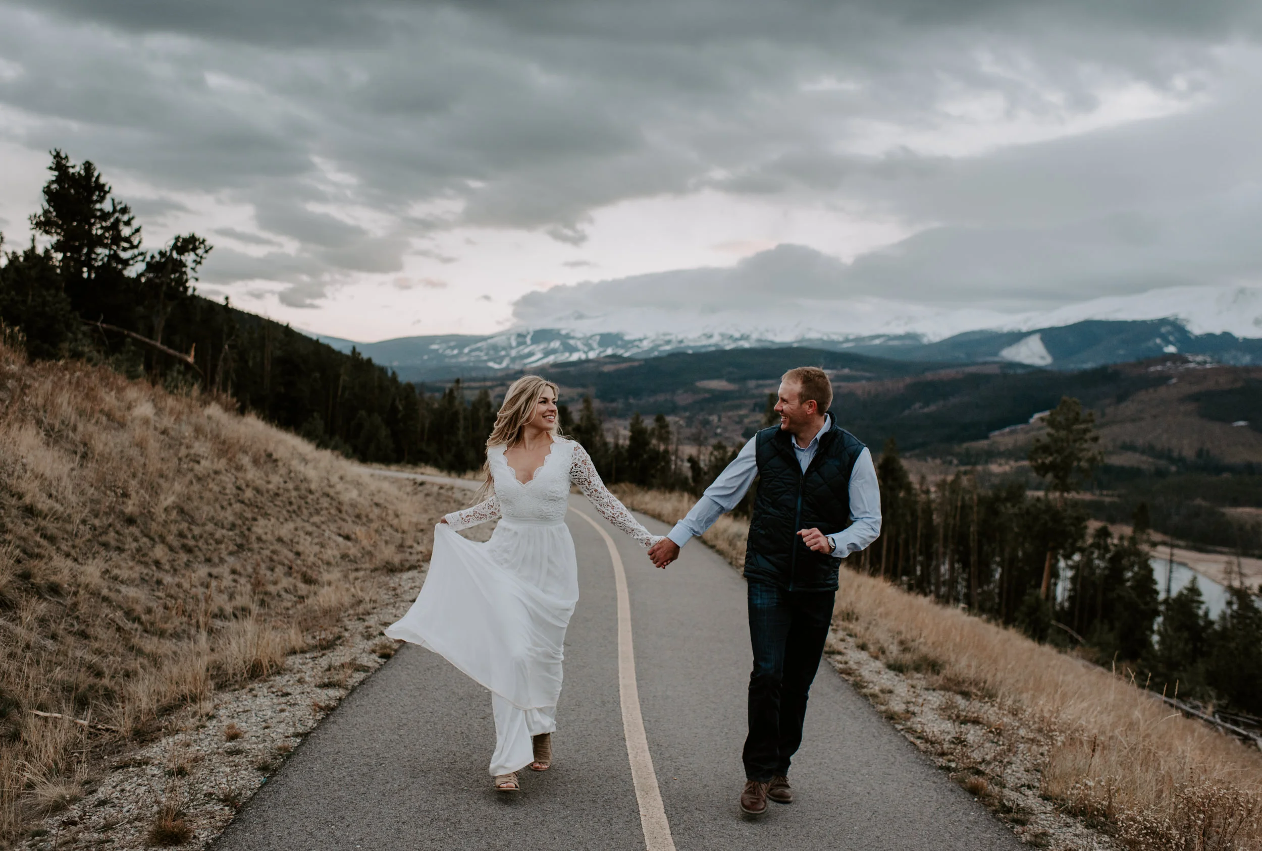 A SAPPHIRE POINT LAKE DILLON ENGAGEMENT SESSION
