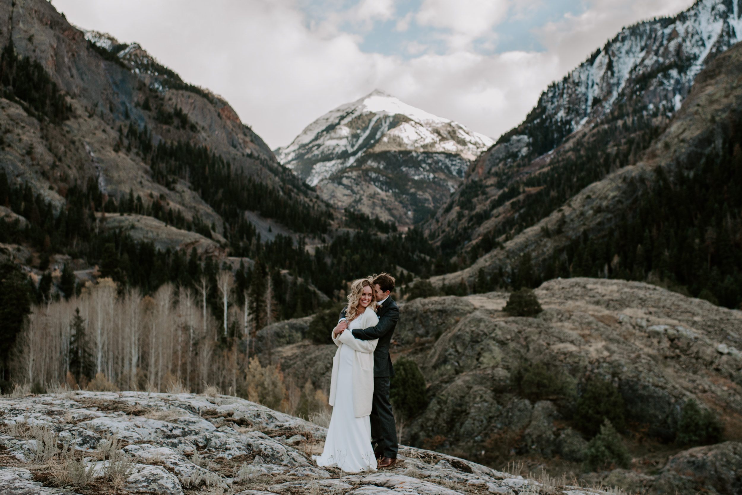  Ouray, Colorado elopement photos at sunset. Colorado wedding photographer. Denver adventure elopement. 
