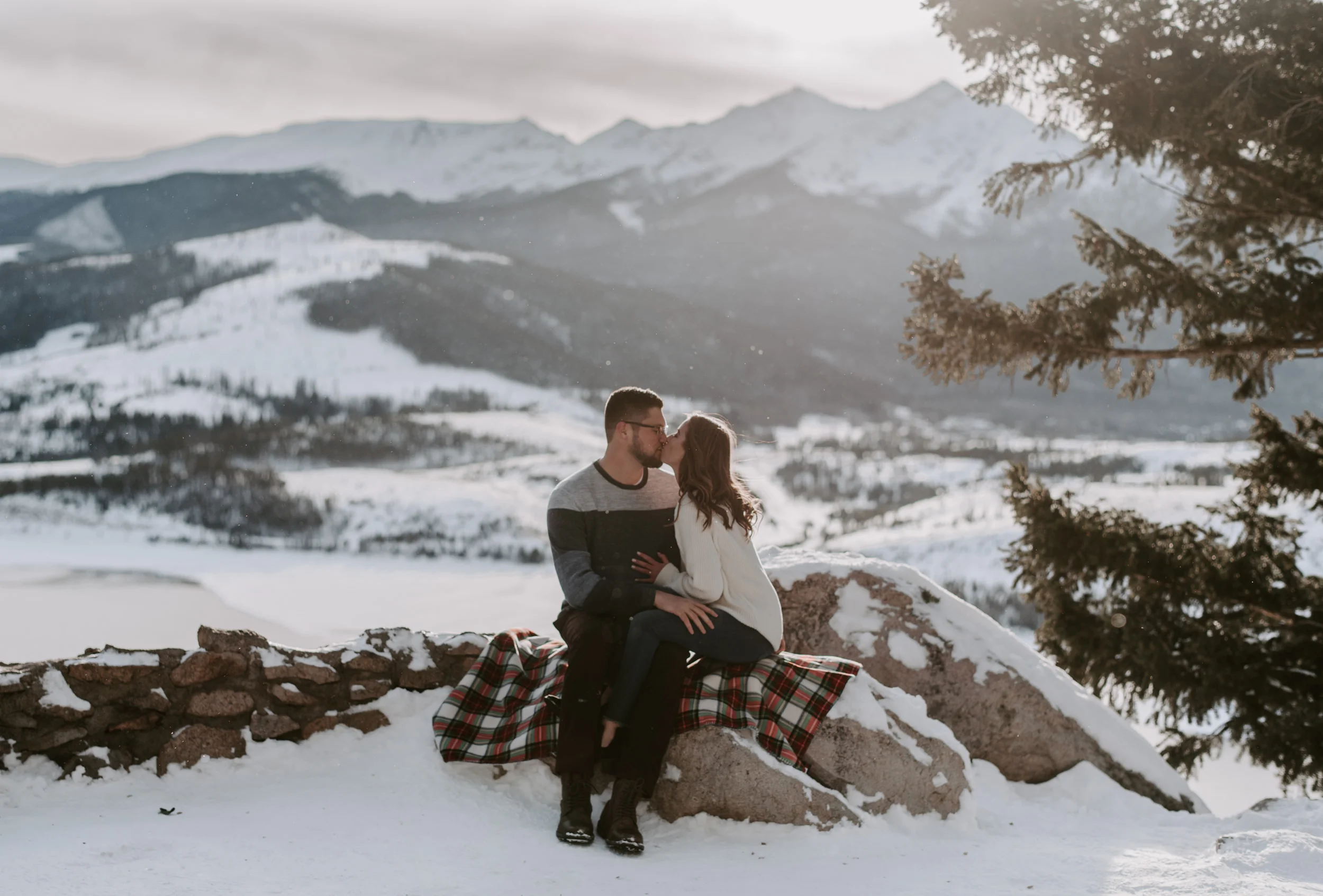 Colorado mountain engagement session in Breckenridge, Colorado. Sapphire Point Overlook engagement photos. Colorado wedding and elopement photographer, Alyssa Reinhold. 