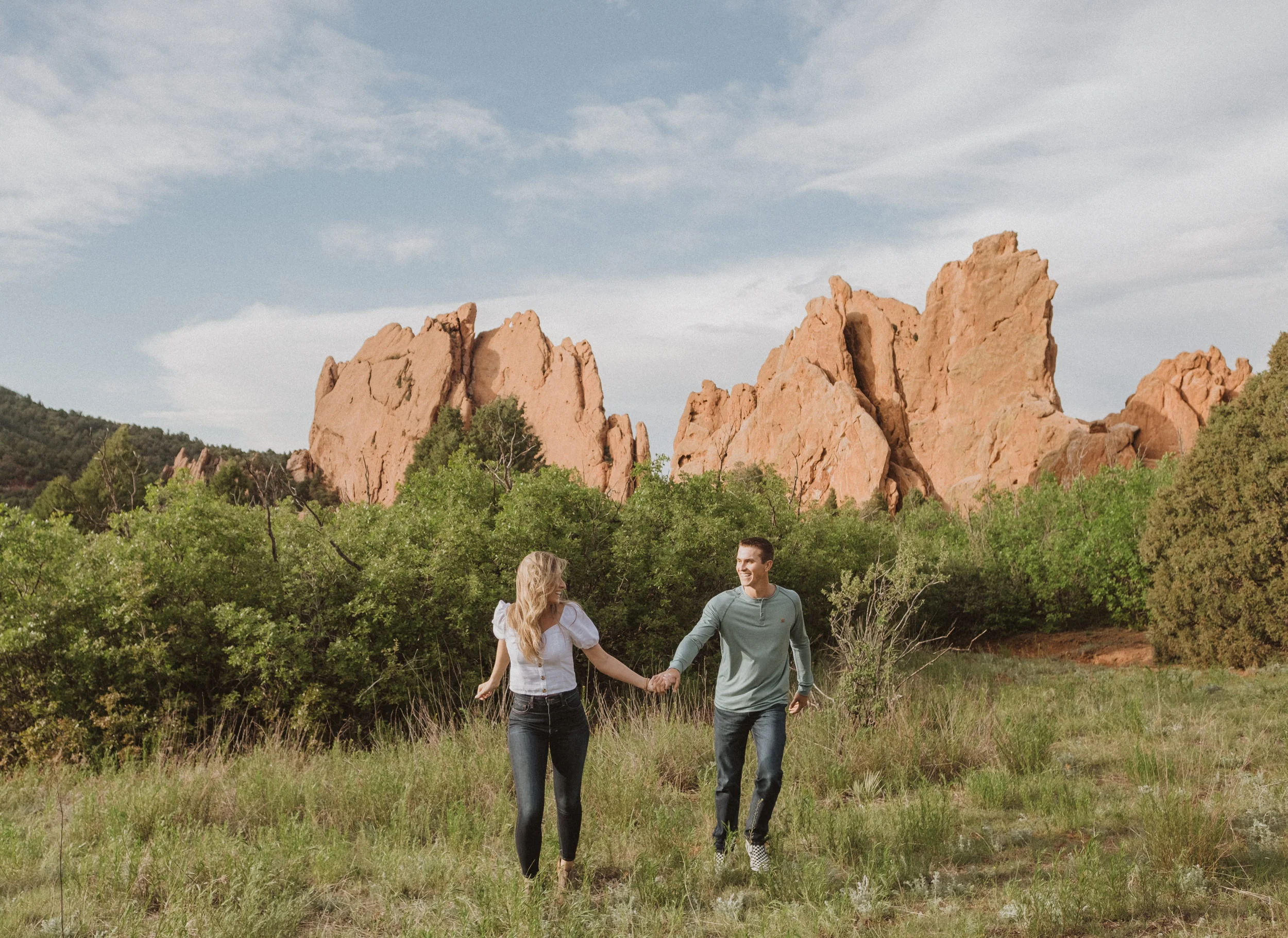  Garden of the gods engagement photos session 