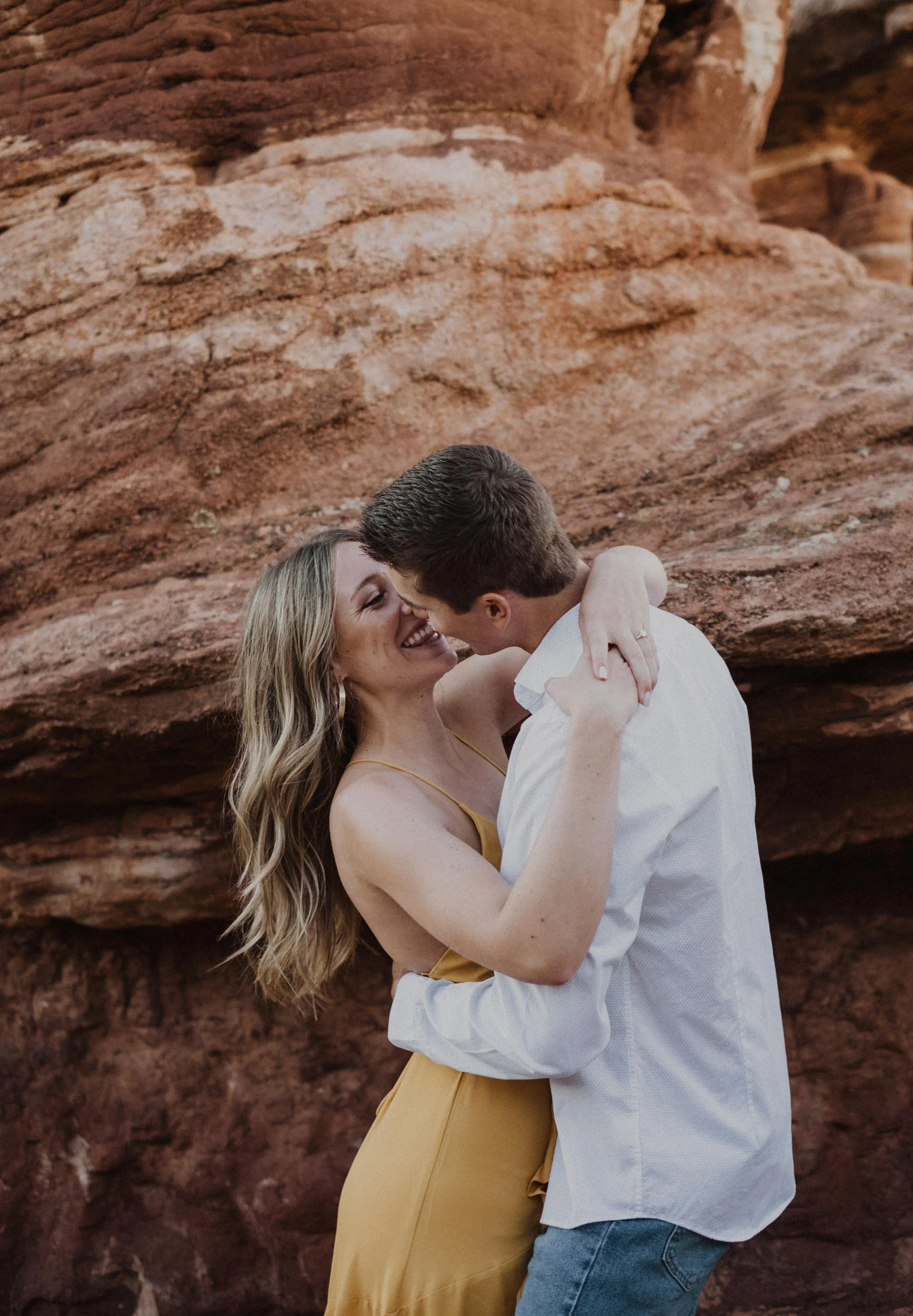 Garden of the Gods intimate wedding photos. Colorado wedding and elopement photographer. Colorado Springs elopement at Garden of the Gods.  
