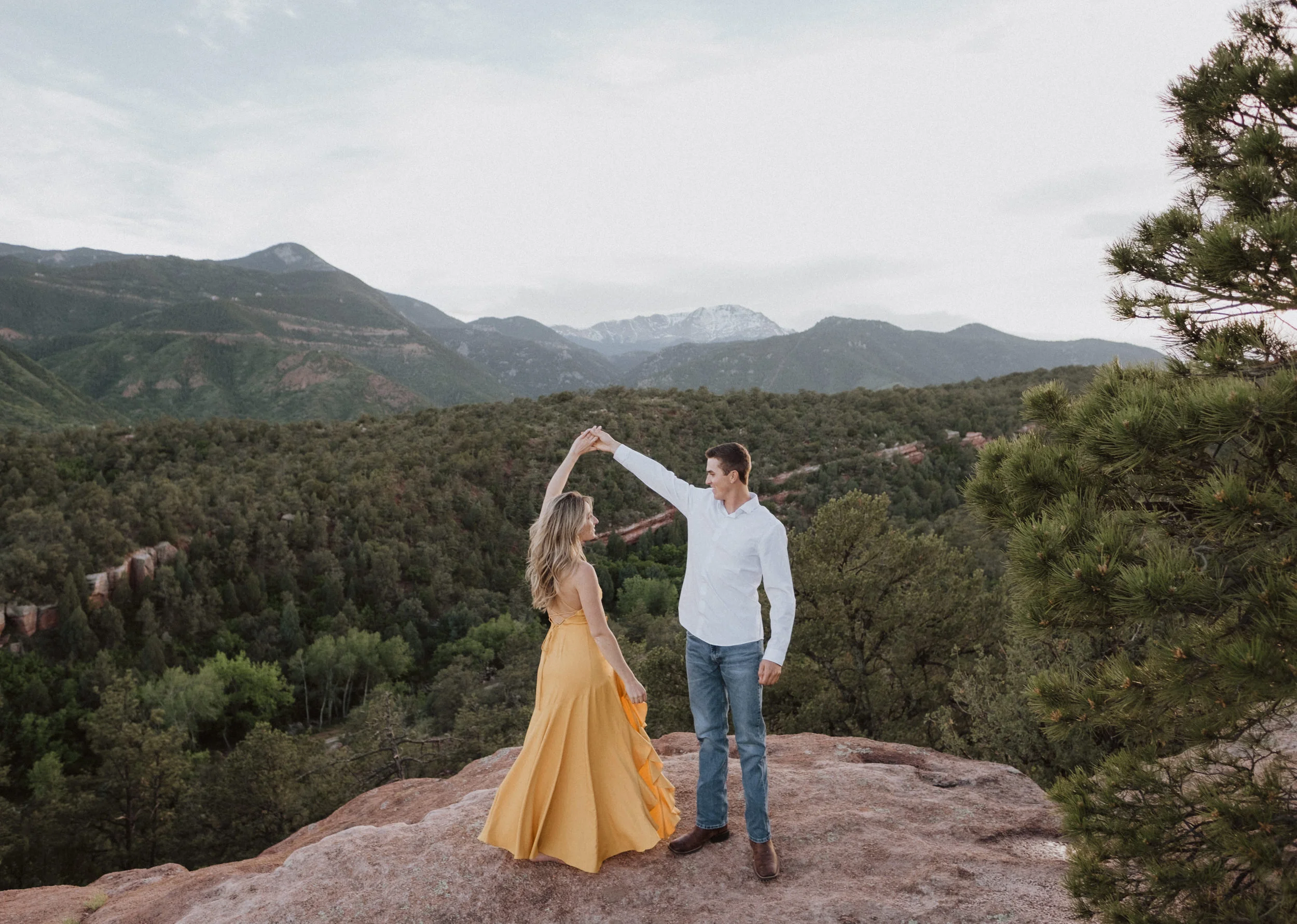  Colorado Springs engagement photo locations. Garden of the Gods engagement session. Colorado Springs wedding photography. 