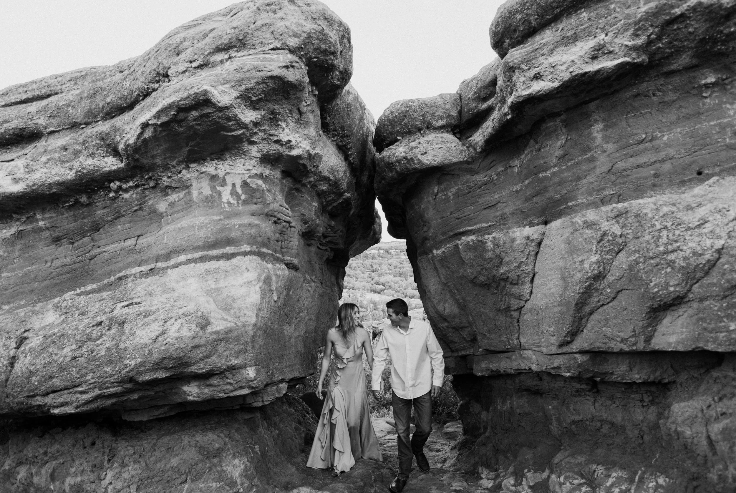  Colorado wedding photographer. Garden of the Gods engagement session photos. Colorado Springs elopement and wedding photography. 
