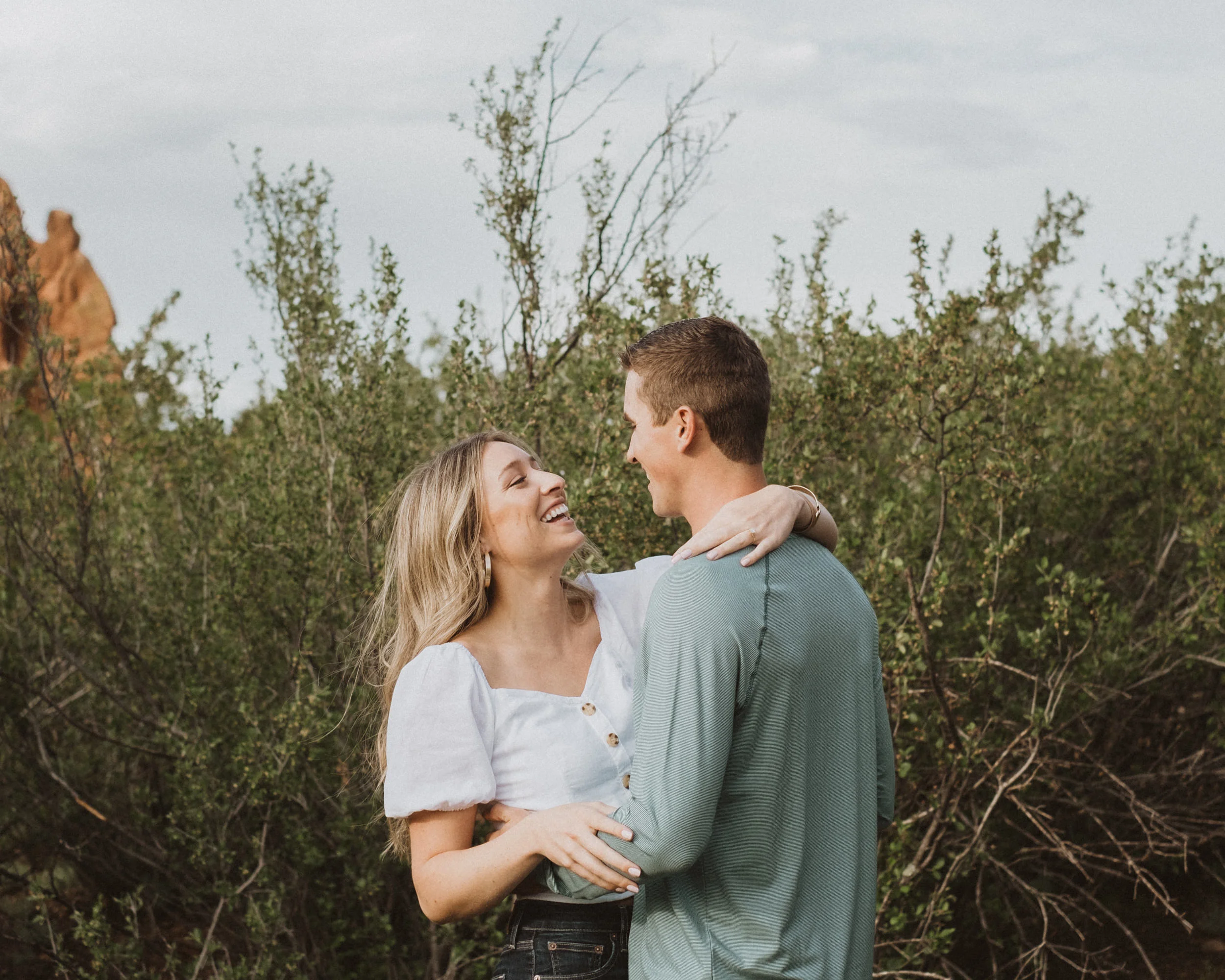  Garden of the Gods engagement session photographer. Colorado wedding photography. Denver wedding photographer. Colorado Springs engagement session ideas. 