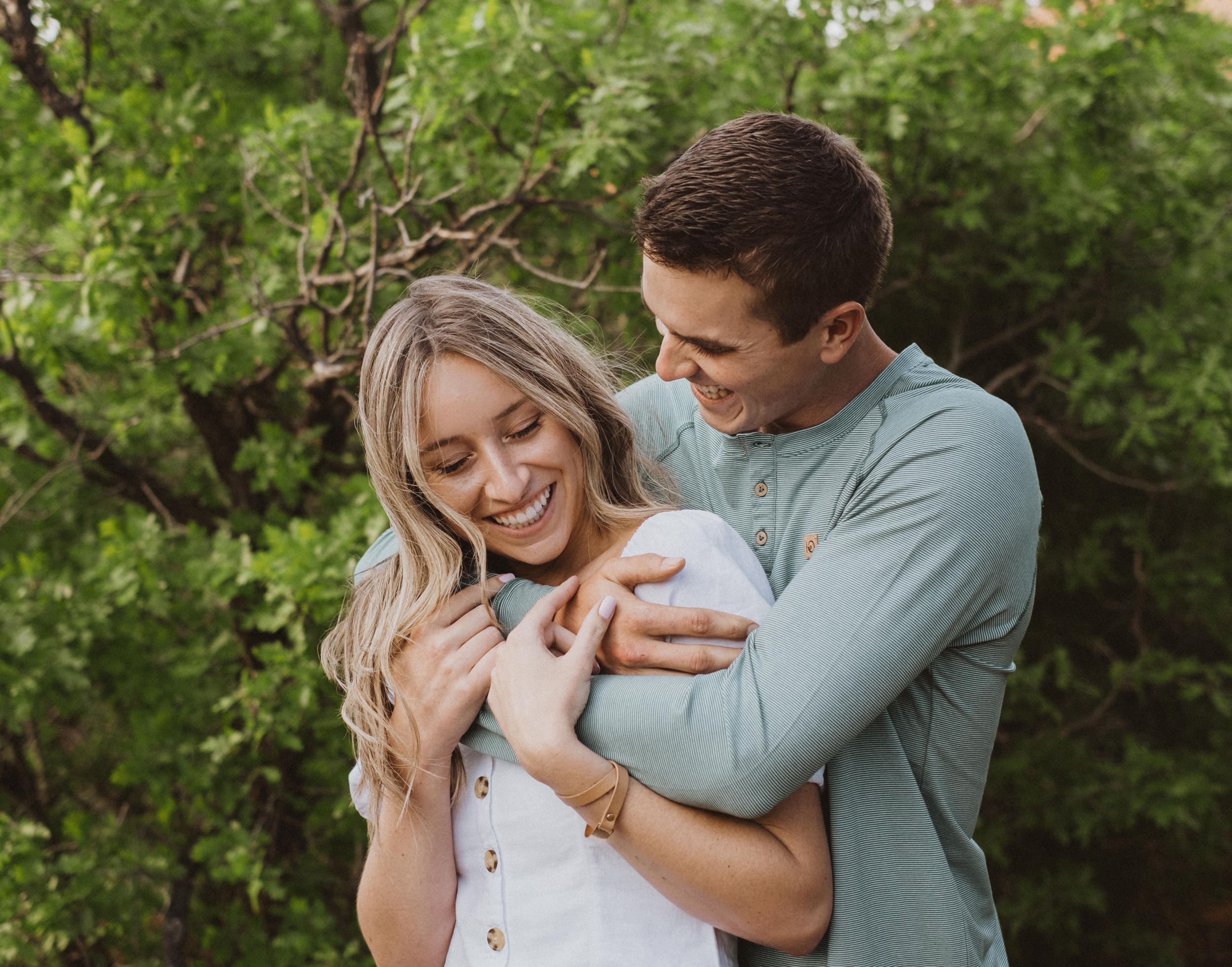  Colorado Springs Engagement photos. Garden of the Gods engagement session. Alyssa Reinhold is a Colorado wedding and elopement photographer servicing Colorado Springs and the surrounding areas. 