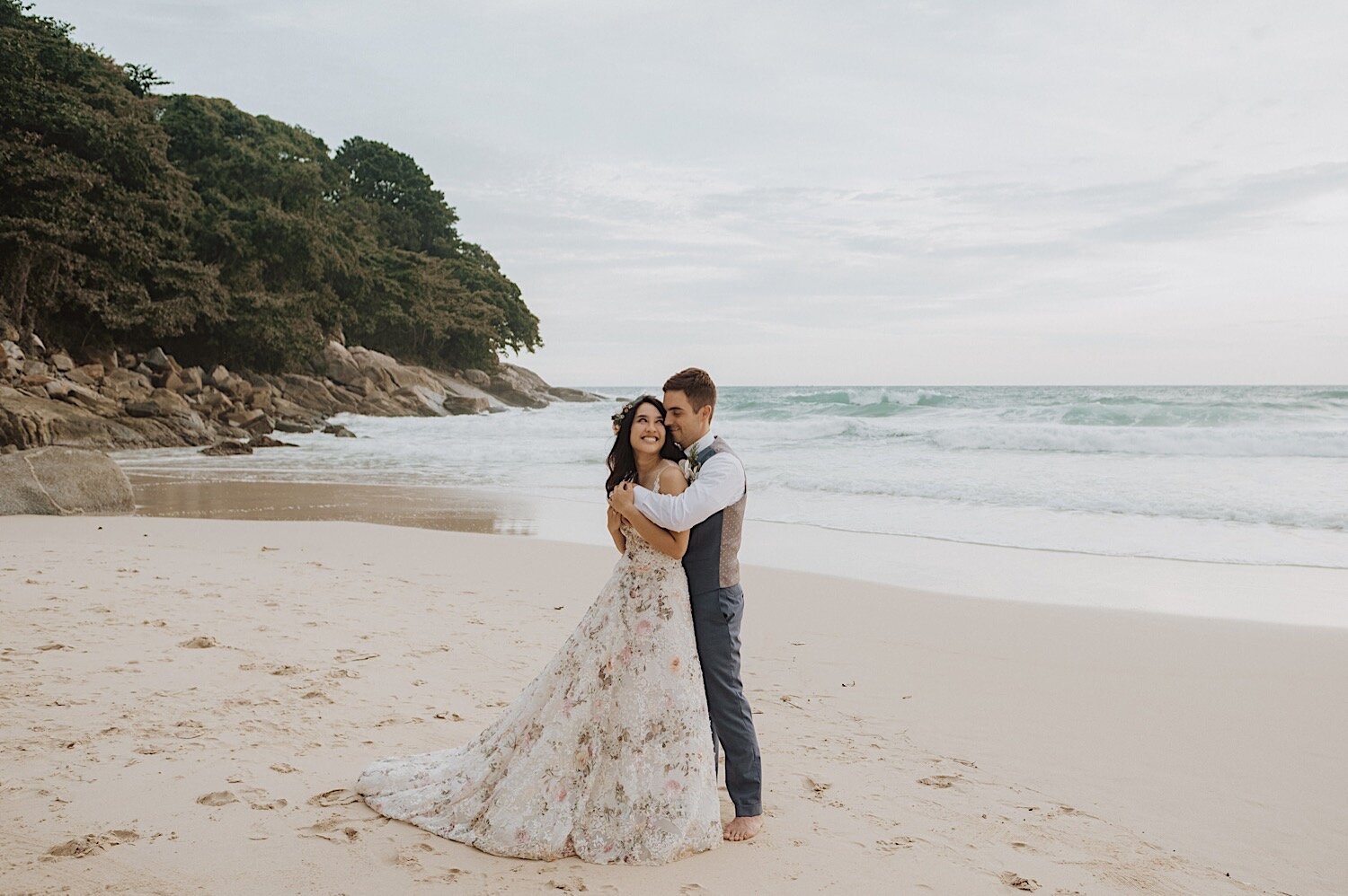 Destination Wedding Photographer, Destination Wedding Ideas, Destination Wedding Location, Beach Destination Wedding, Beach Wedding, Destination Wedding in Thailand, Phuket Thailand Wedding, Thailand Wedding Photographer, Phuket Beach Resorts Wedding, Thailand Wedding, Destination Wedding, Southeast Asia Wedding, Le Meridien Thailand, Le Meridien Thailand Wedding, Thailand Beach Wedding, Destination Wedding Photos, Bride and Groom, Anna Be Wedding Dress, Wedding Posing