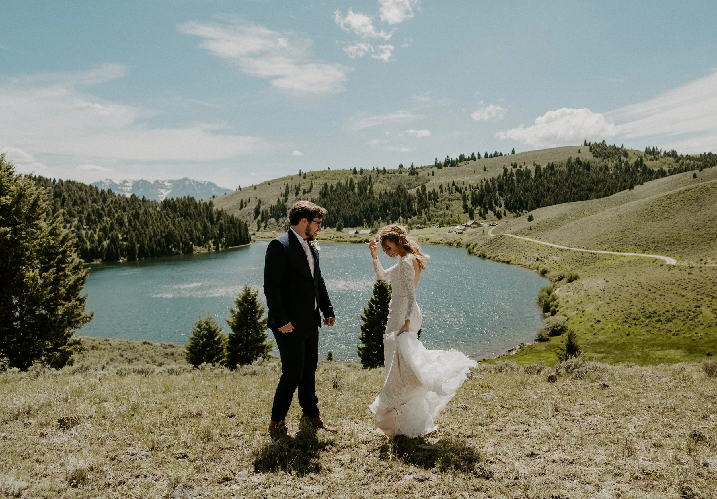 AN ELK LAKE RESORT DESTINATION WEDDING IN MONTANA
