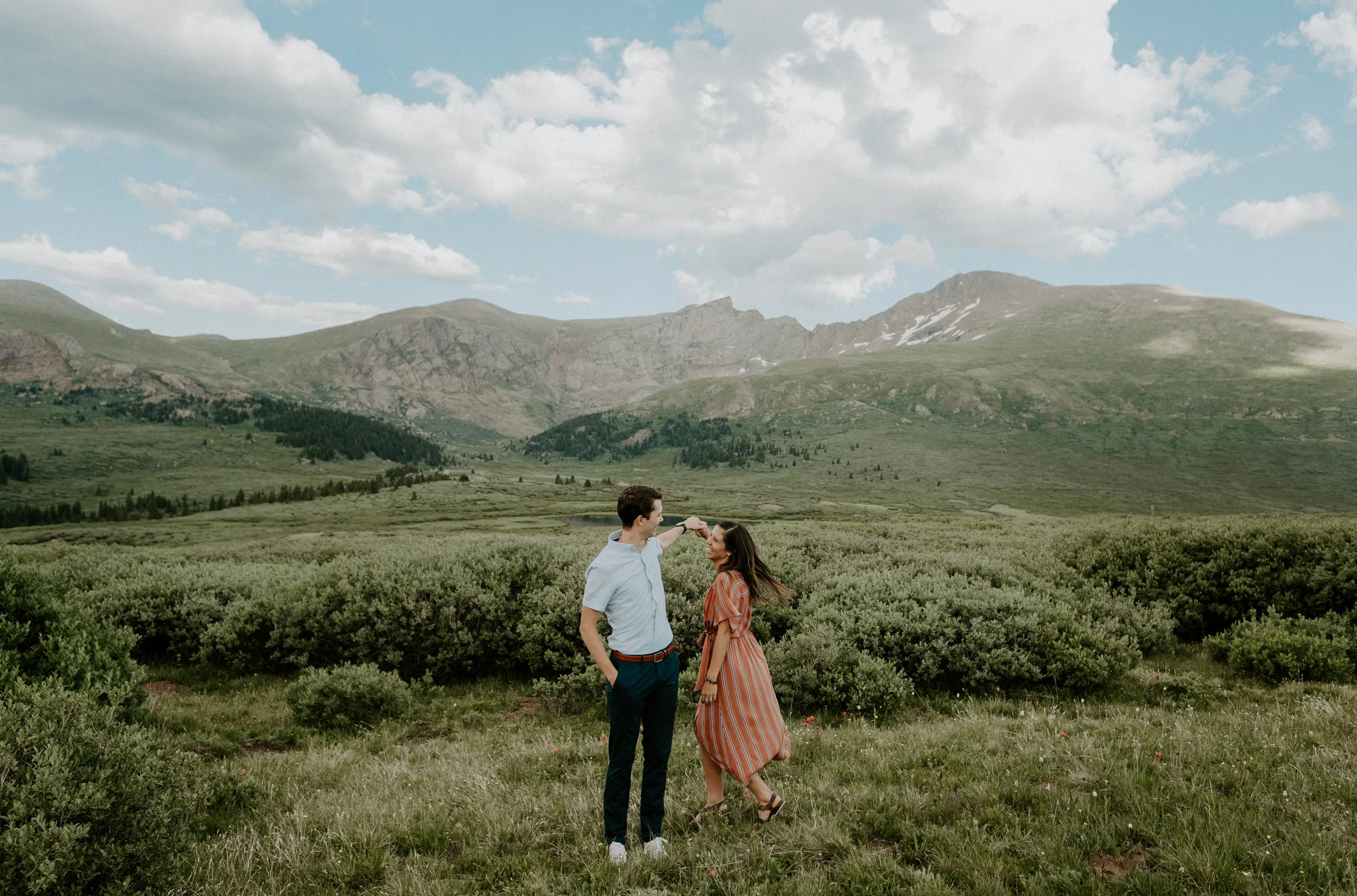  Colorado engagement session photographer. Guanella Pass engagement session. Mountain engagement photo ideas. Colorado wedding photographer. Denver wedding photography. Colorado elopement photographer. Georgetown, Colorado sunset engagement session. 