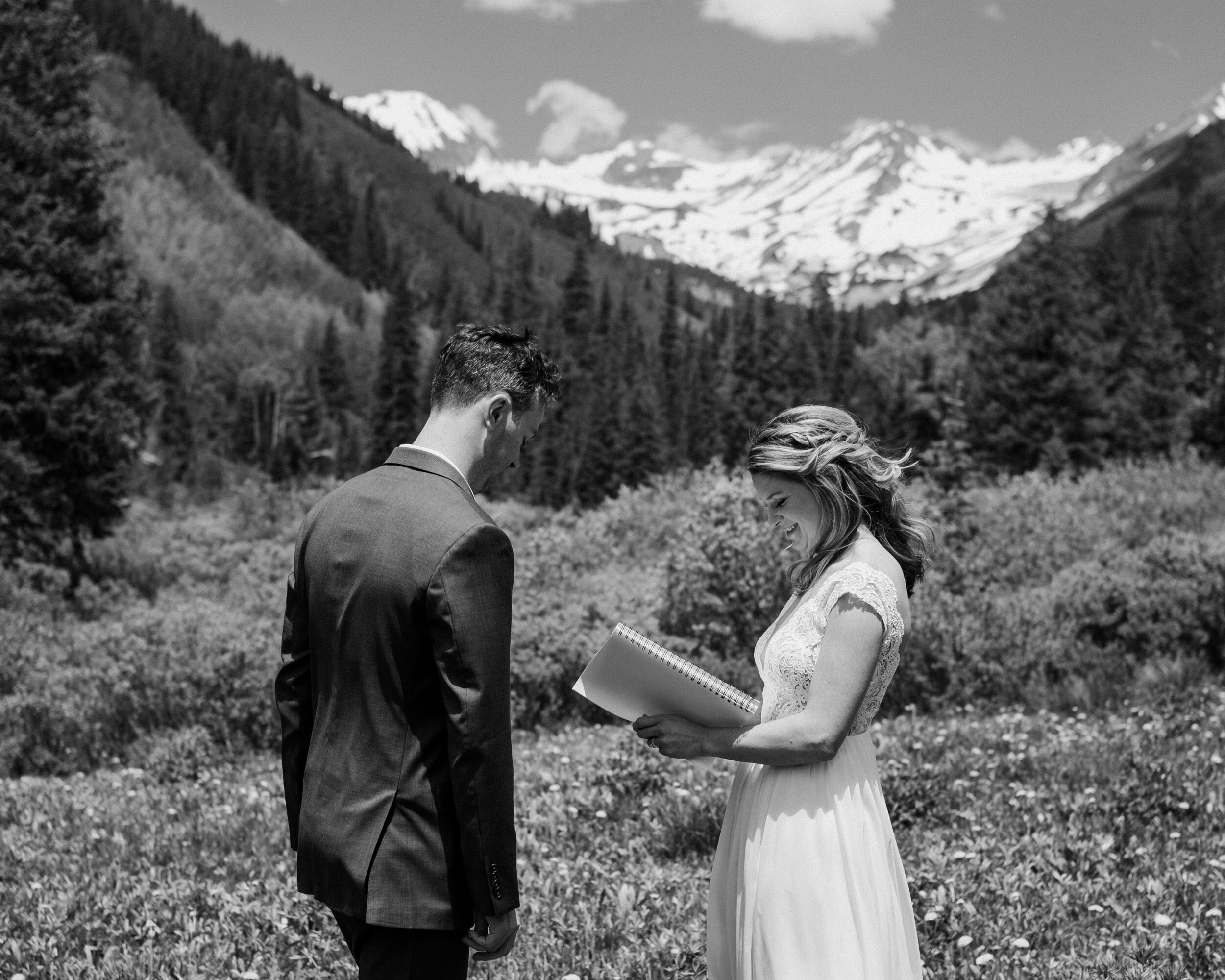  Crested Butte, Colorado wedding photographer. Colorado mountain wedding and elopement photographer. Crested Butte elopement. Crested Butte elopement locations. Colorado elopement ideas. Colorado elopement photography. Elopement ceremony ideas. Elopements with dogs. Colorado adventure elopement. 