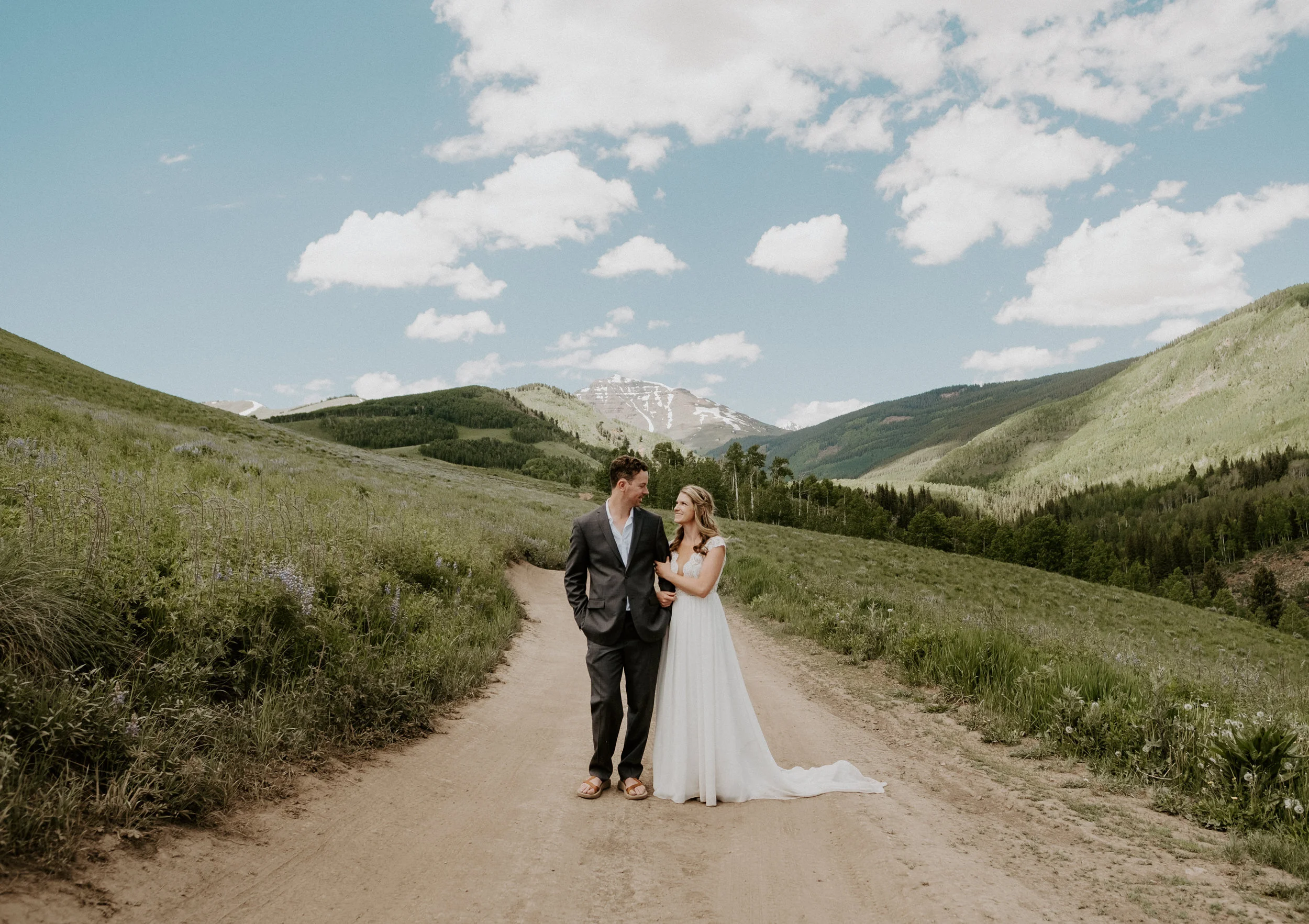  Crested Butte adventure elopement. Crested butte, Colorado elopement location ideas. Colorado elopement inspiration. Crested Butte wedding photographer. Crested Butte, Colorado adventure elopement photographer. Colorado elopement location ideas. Adventure elopement inspiration. Colorado wedding and elopement photographer. Crested Butte elopement photos. 