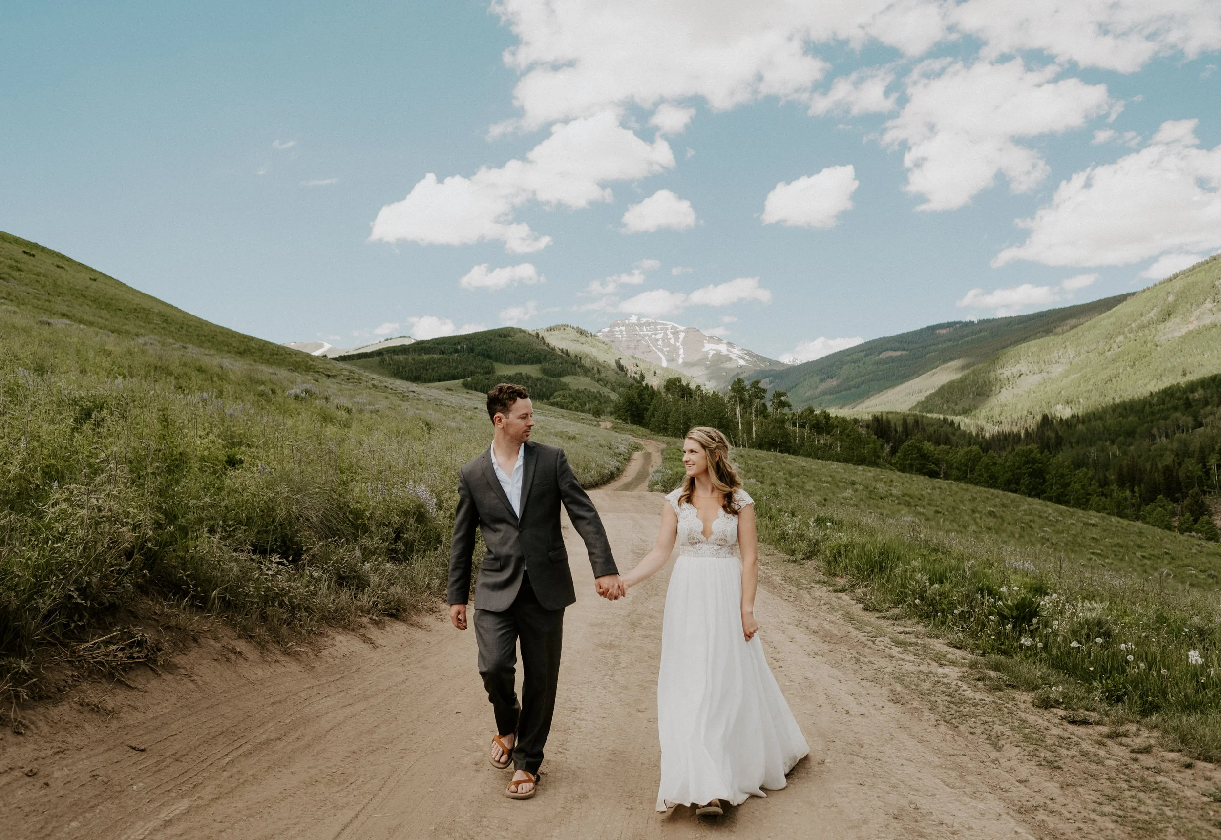  Crested Butte adventure elopement. Crested butte, Colorado elopement location ideas. Colorado elopement inspiration. Crested Butte wedding photographer. Crested Butte, Colorado adventure elopement photographer. Colorado elopement location ideas. Adventure elopement inspiration. Colorado wedding and elopement photographer. 