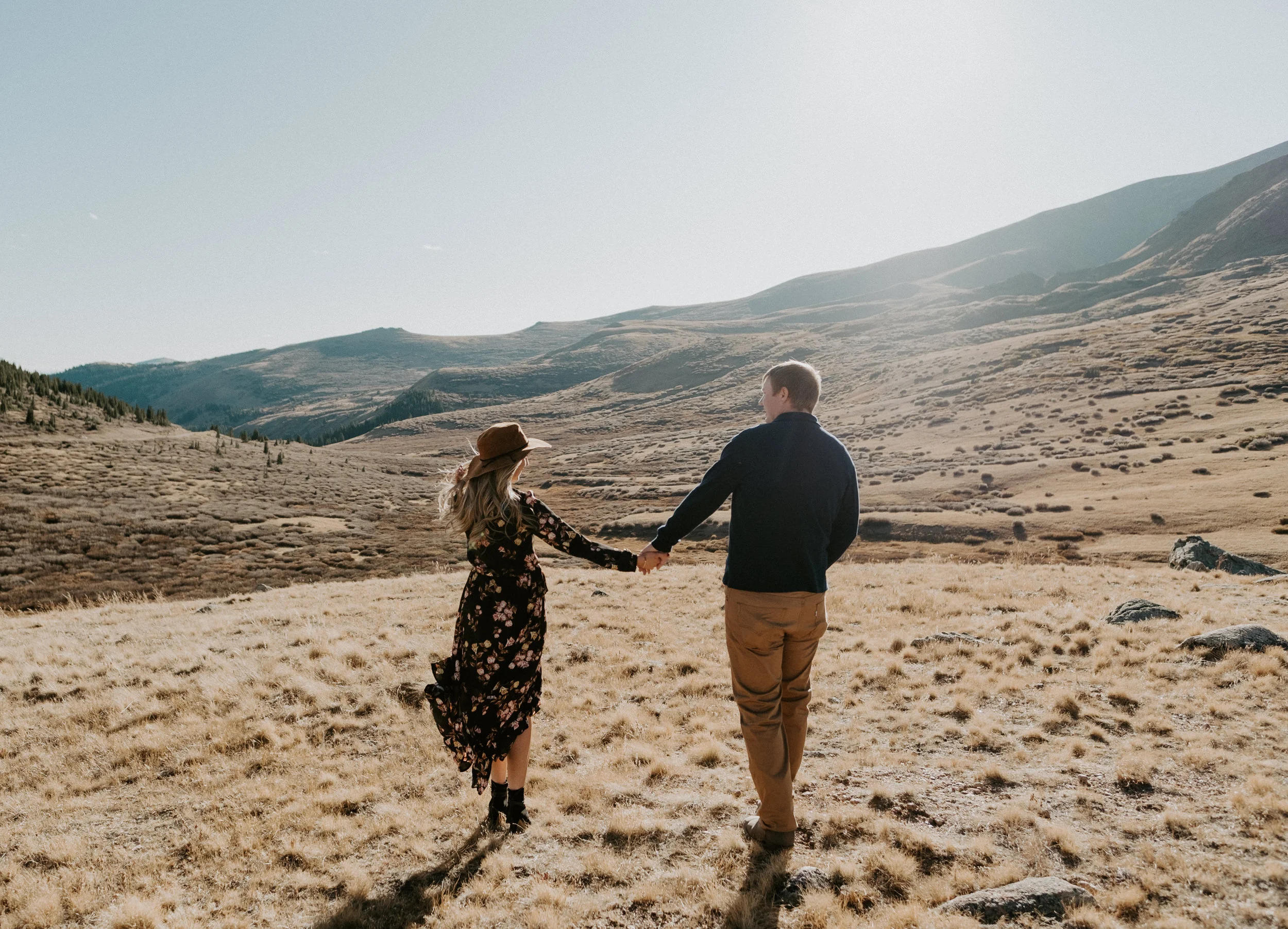  Colorado engagement session. Fall engagement engagement session at Guanella Pass in Georgetown, Colorado. Colorado wedding photographer. Guanella Pass engagement session. Engagement session outfit ideas. Colorado adventure engagement session. 