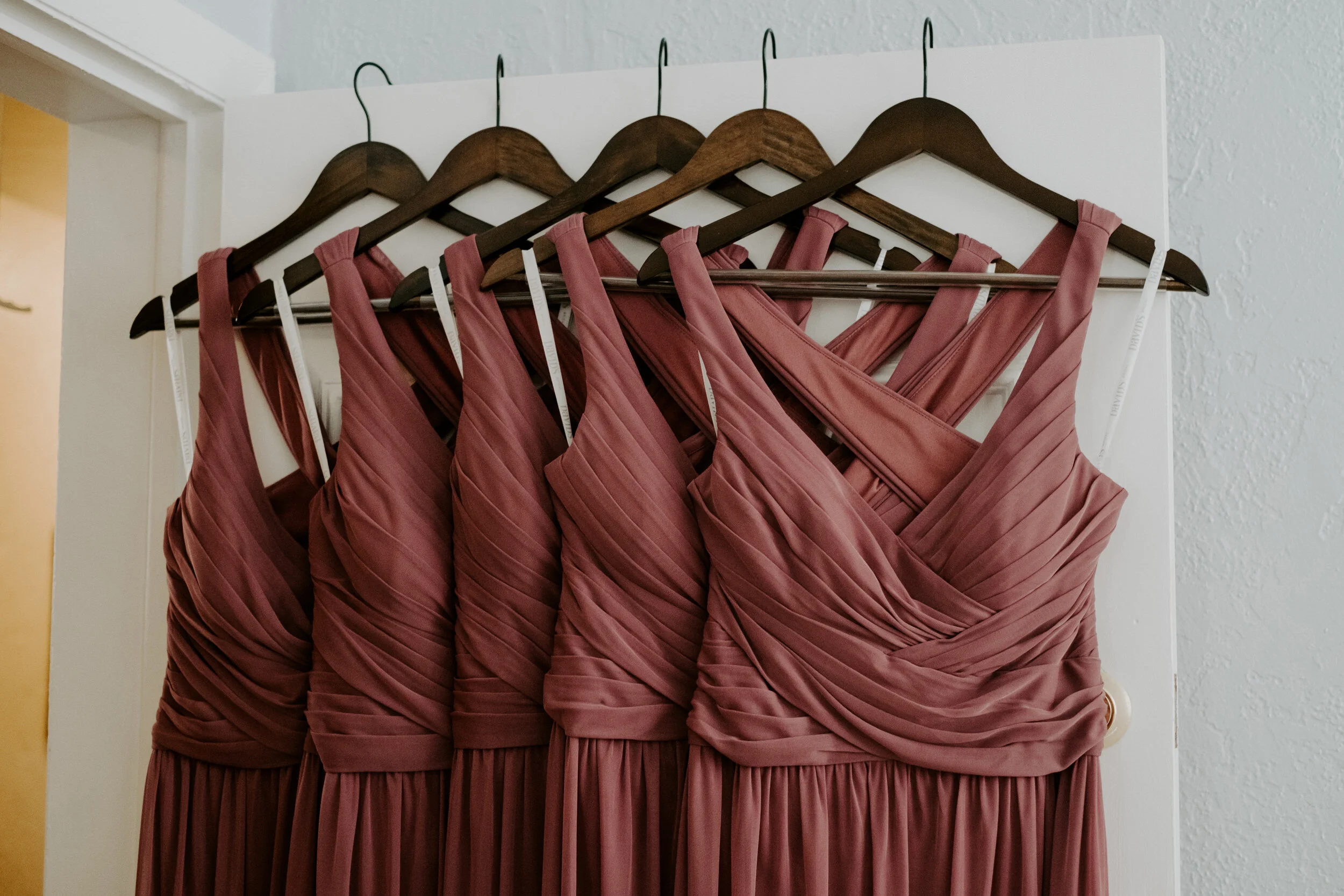  Perry Park Country Club wedding in Larkspur, Colorado. Colorado wedding and elopement photographer. Bridesmaids Dresses inspiration. Colorado wedding venue. Larkspur, Colorado wedding venue. Perry Park Country Club wedding photos. 