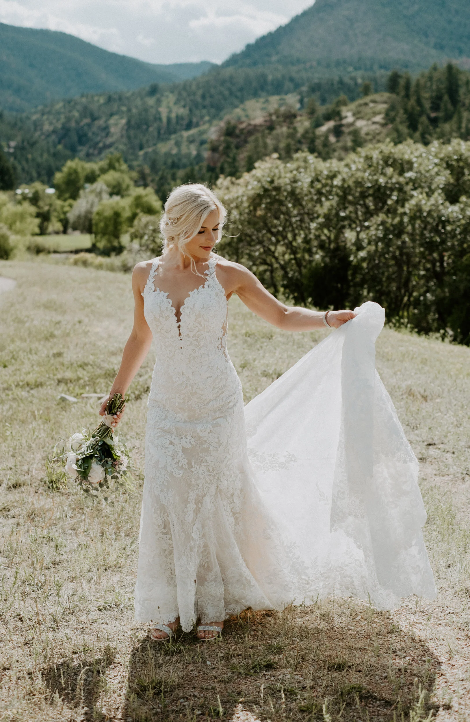  Bridal portraits at Perry Park Country Club in Larkspur, Colorado. Colorado wedding photographer. Colorado elopement photographer. Larkspur, Colorado wedding at Perry Park Country Club. 